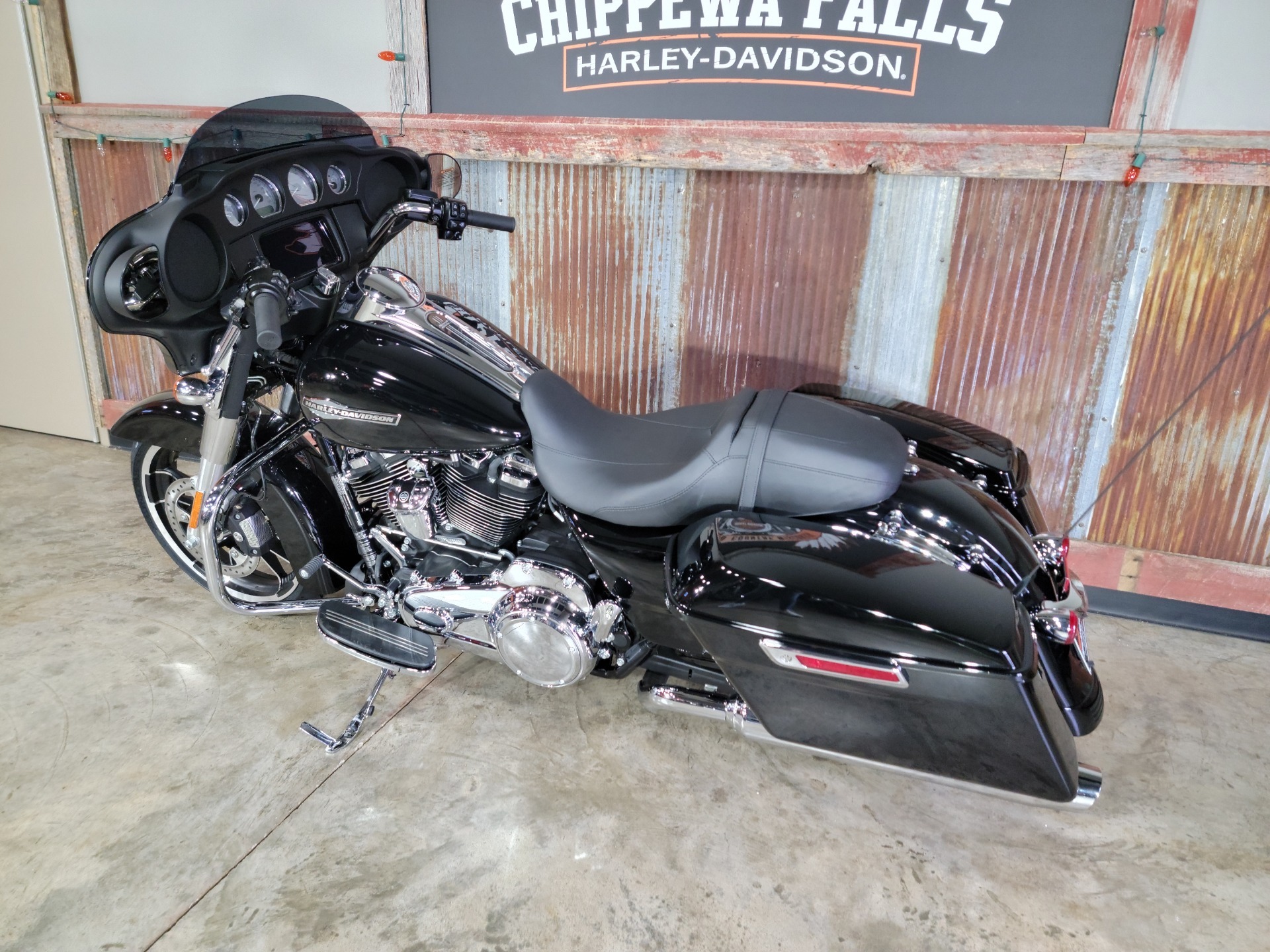 2023 Harley-Davidson Street Glide® in Chippewa Falls, Wisconsin - Photo 11