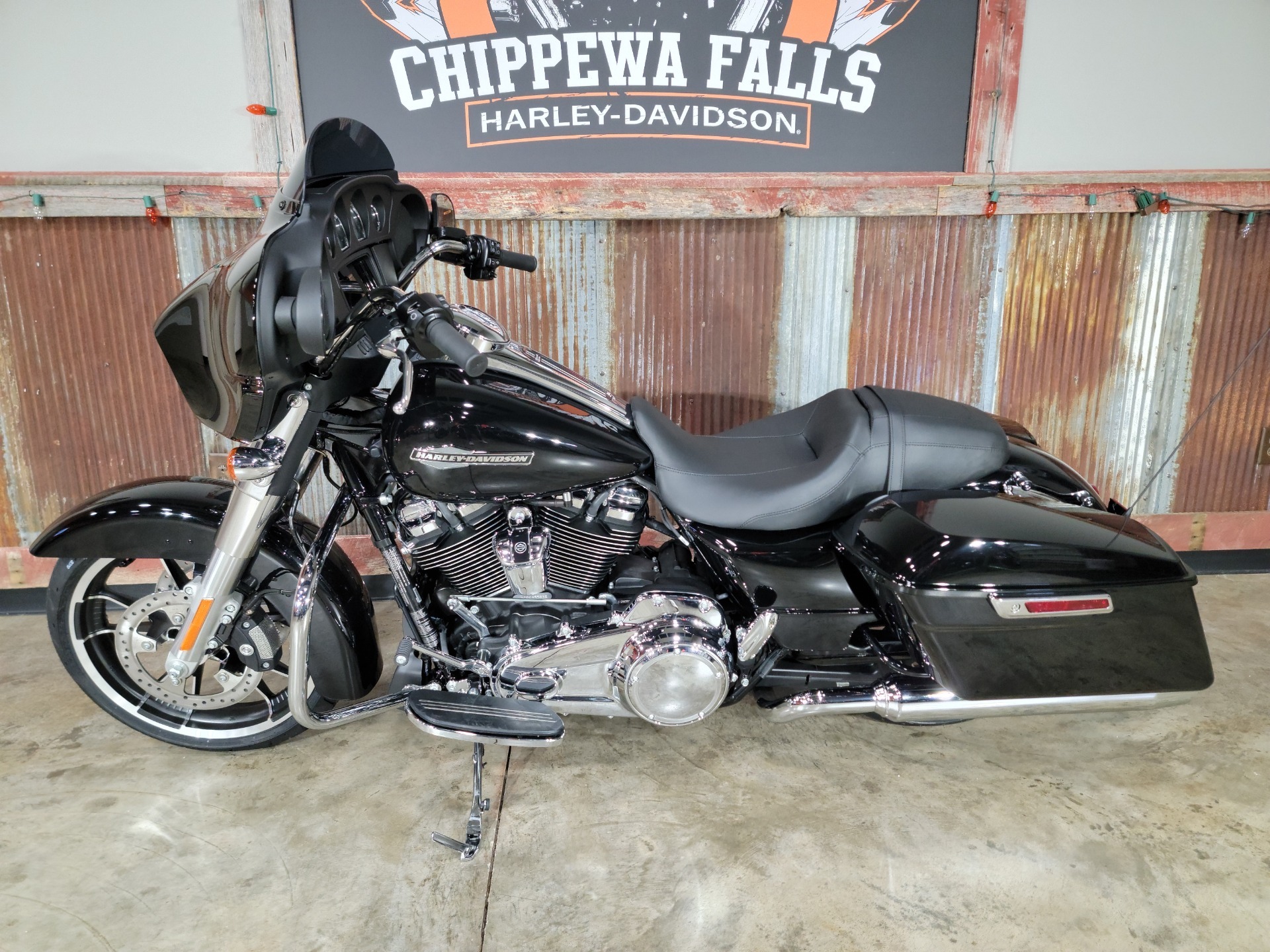 2023 Harley-Davidson Street Glide® in Chippewa Falls, Wisconsin - Photo 12
