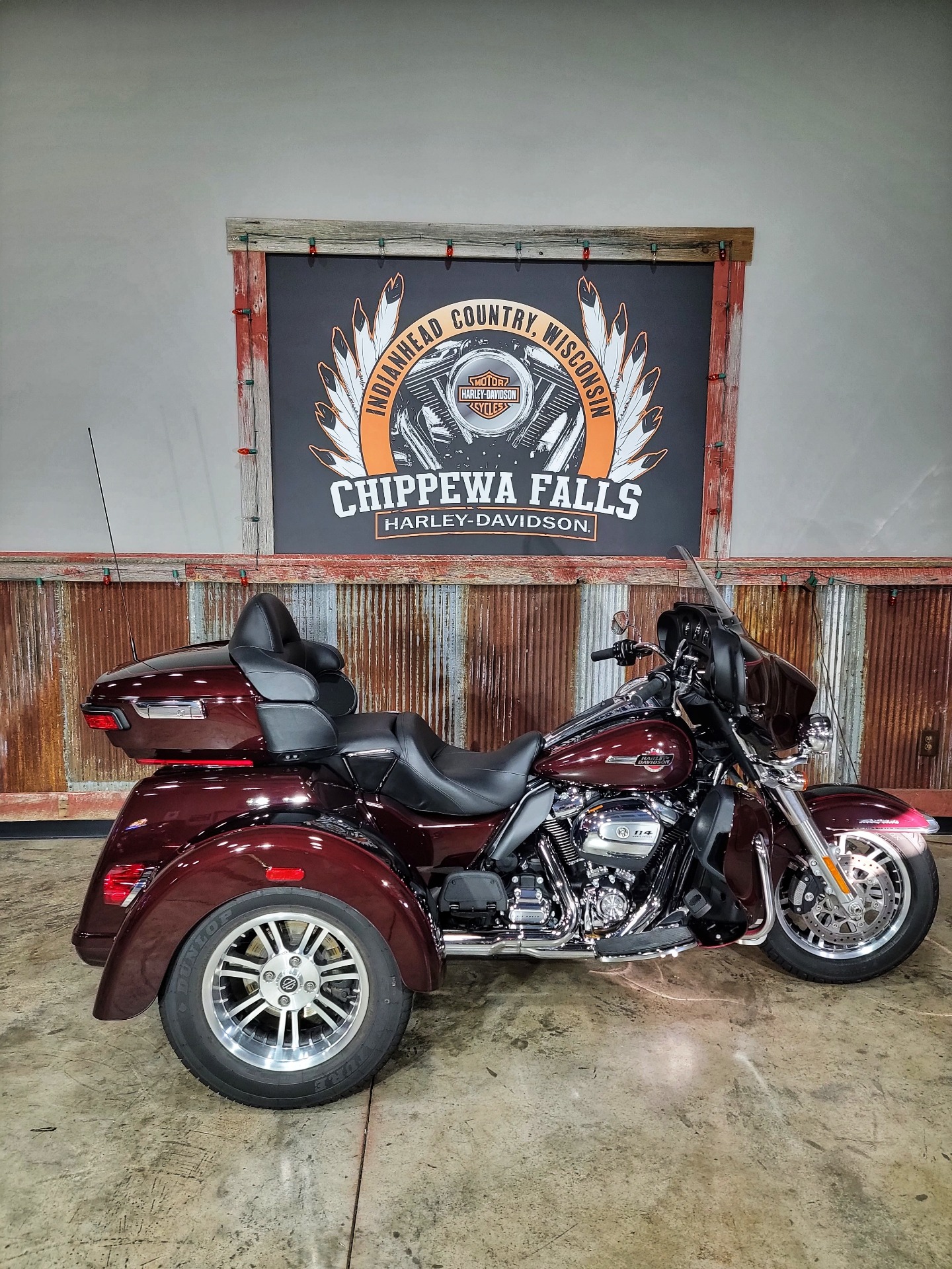 2022 Harley-Davidson Tri Glide® Ultra in Chippewa Falls, Wisconsin - Photo 2