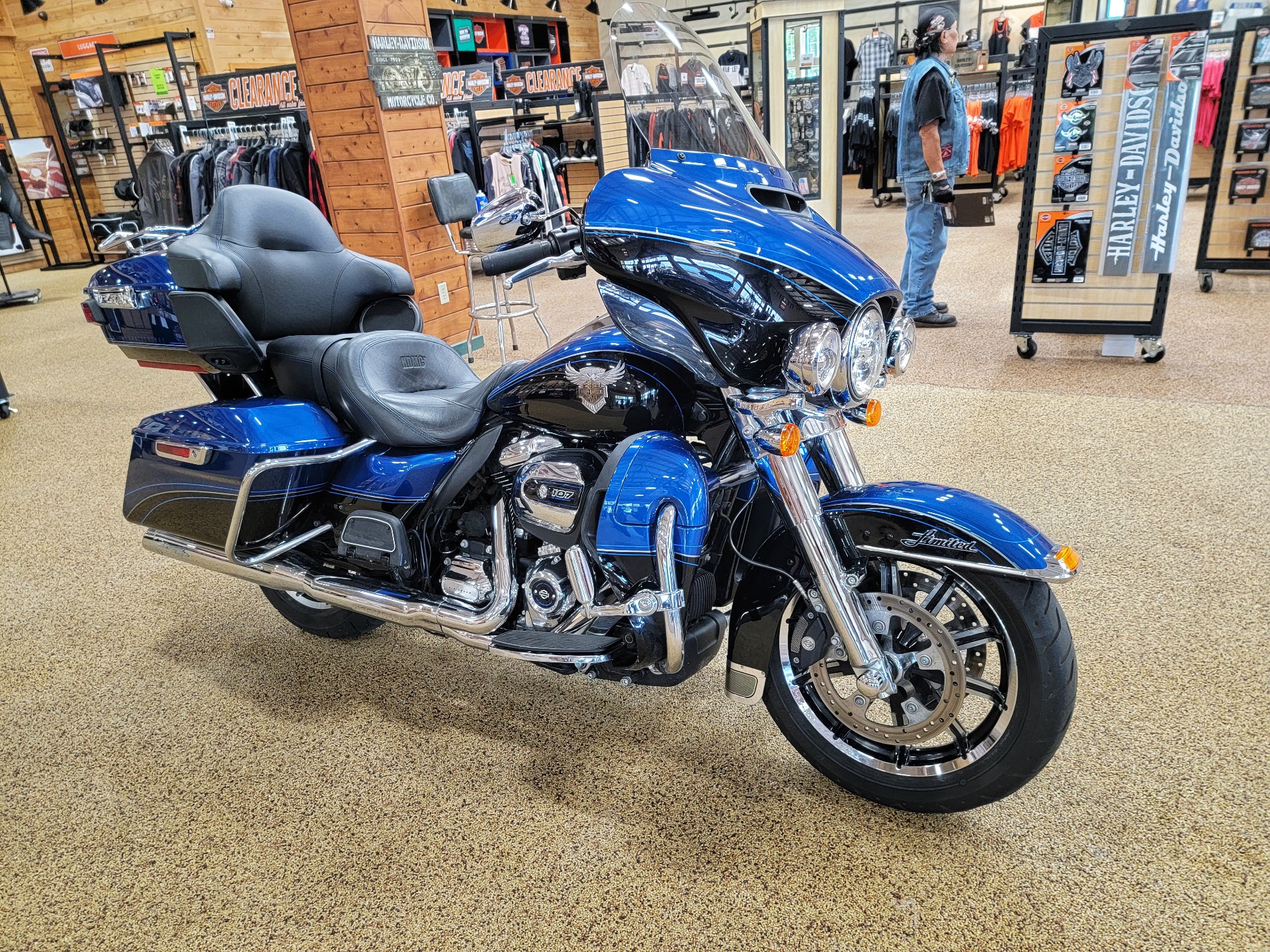 Used 2018 Harley Davidson 115th Anniversary Ultra Limited 115th Anniversary Legend Blue Vivid Black Motorcycles In Sauk Rapids Mn B0008