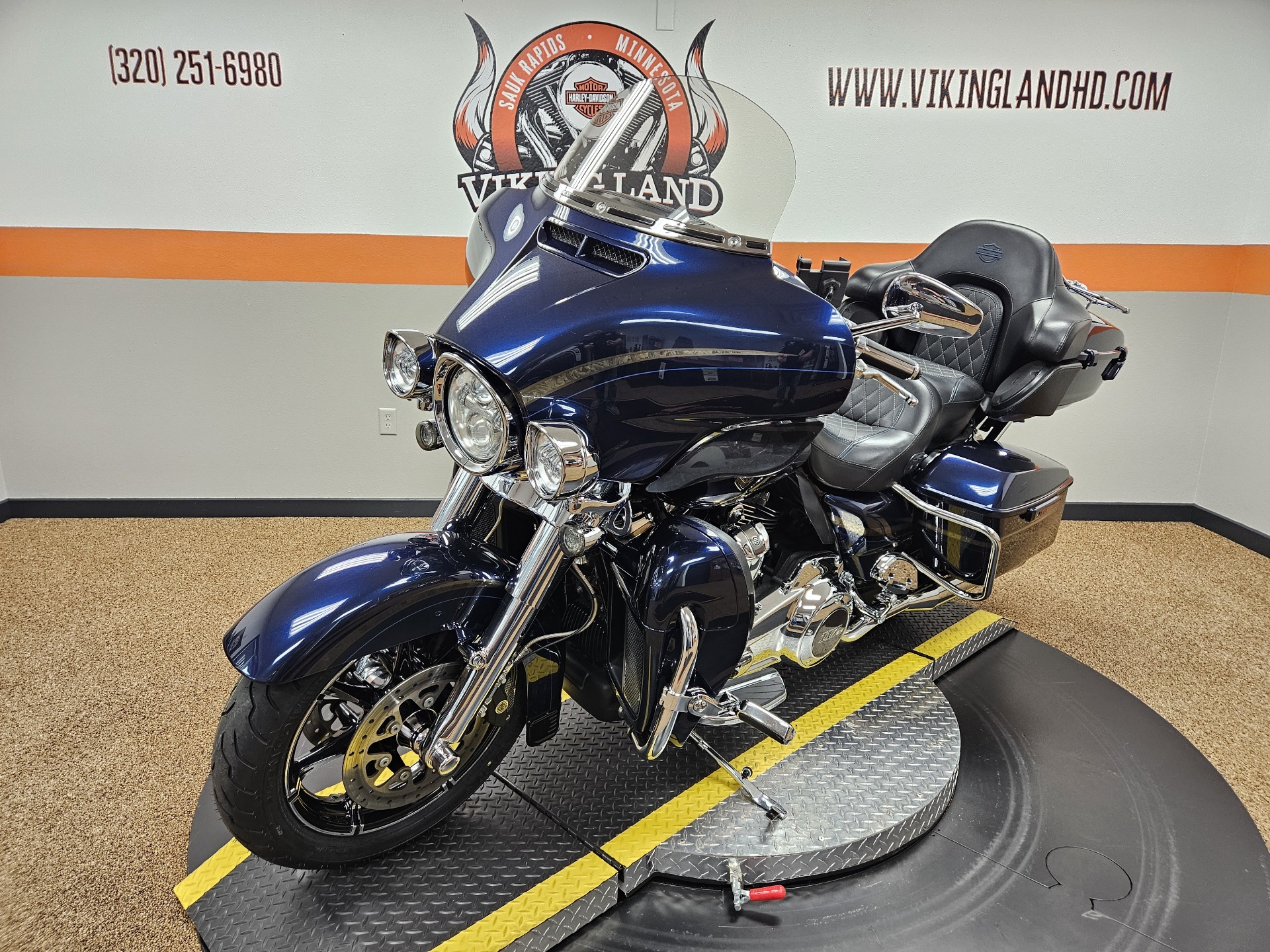 2018 Harley-Davidson 115th Anniversary CVO™ Limited in Sauk Rapids, Minnesota - Photo 6