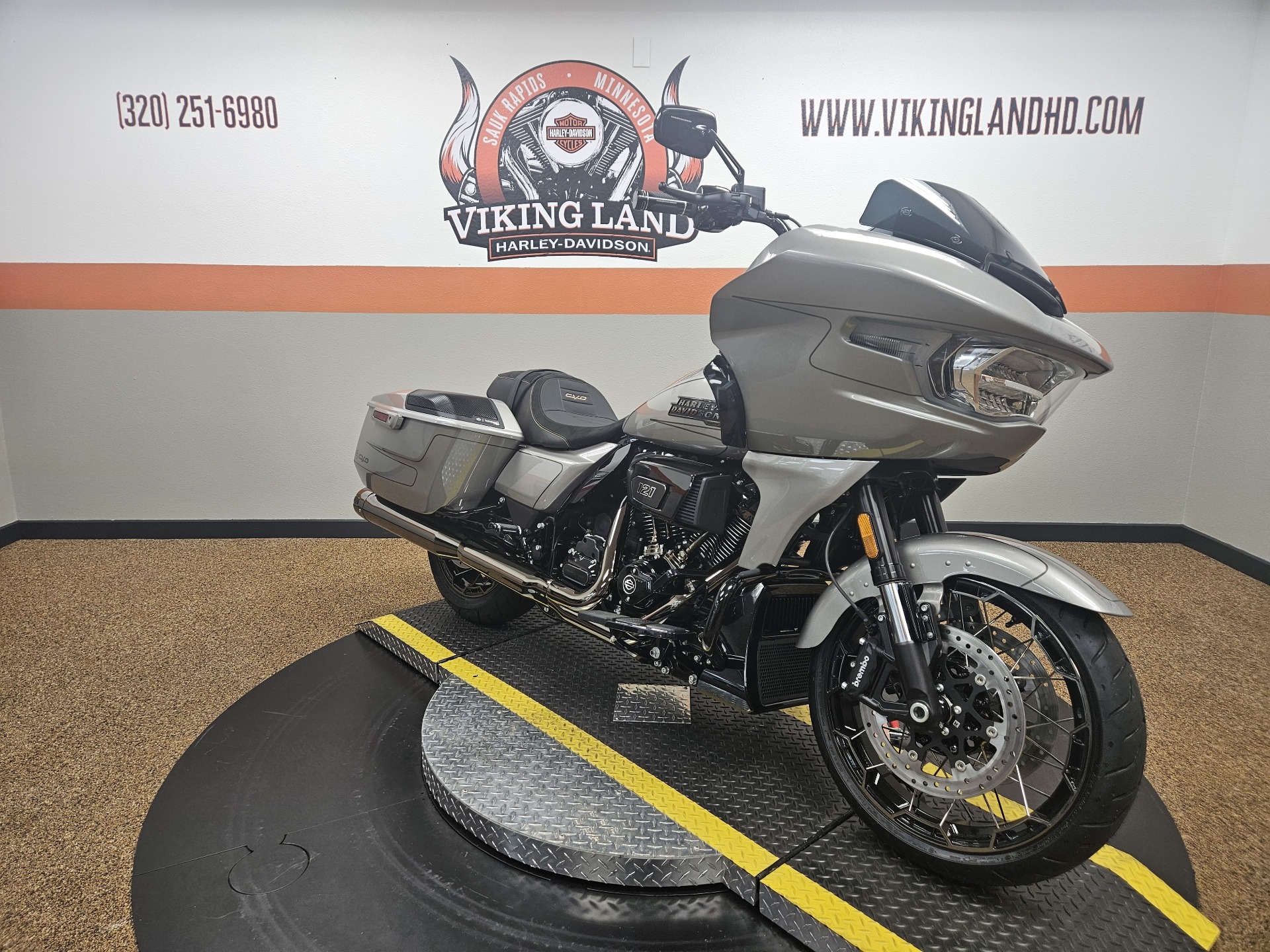2023 Harley-Davidson CVO™ Road Glide® in Sauk Rapids, Minnesota - Photo 5