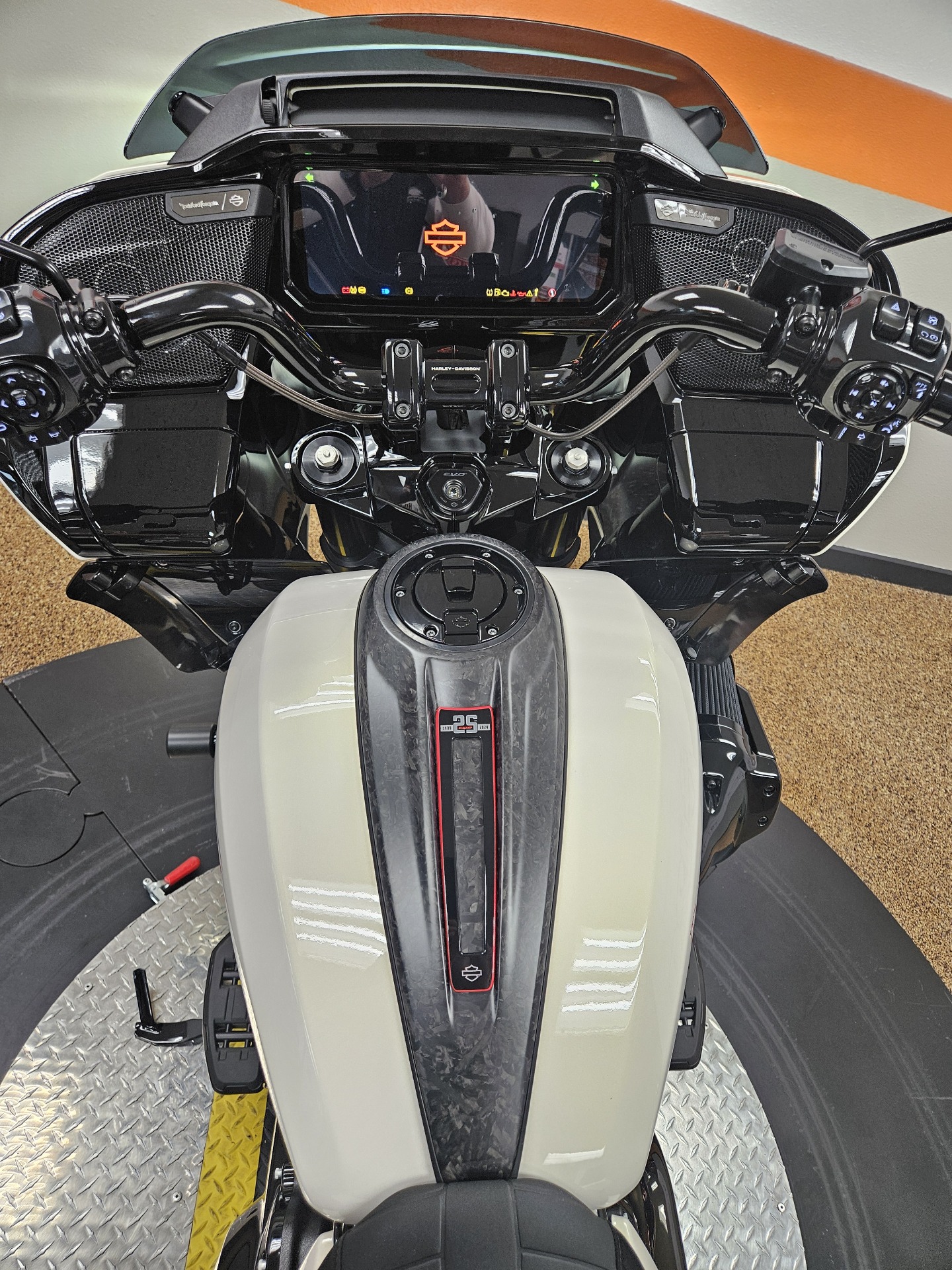 2024 Harley-Davidson CVO™ Road Glide® ST in Sauk Rapids, Minnesota - Photo 14