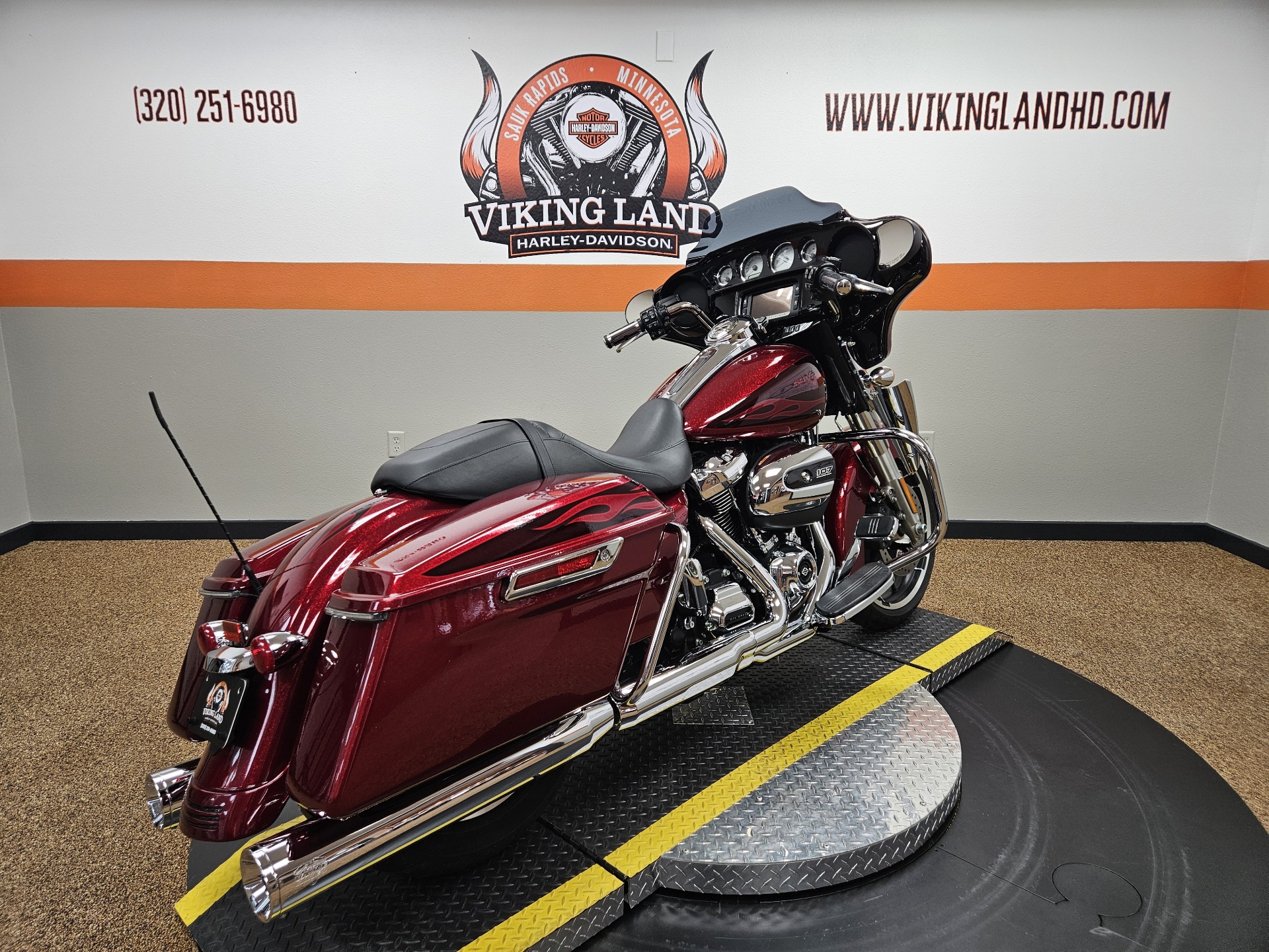 2017 Harley-Davidson Street Glide® Special in Sauk Rapids, Minnesota - Photo 12