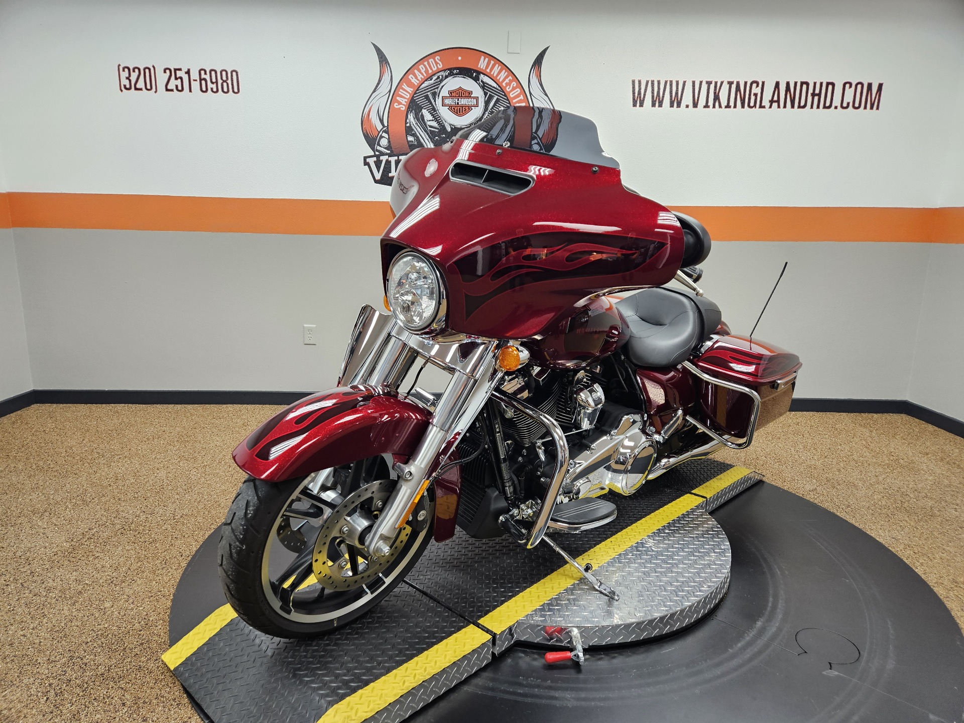2017 Harley-Davidson Street Glide® Special in Sauk Rapids, Minnesota - Photo 9