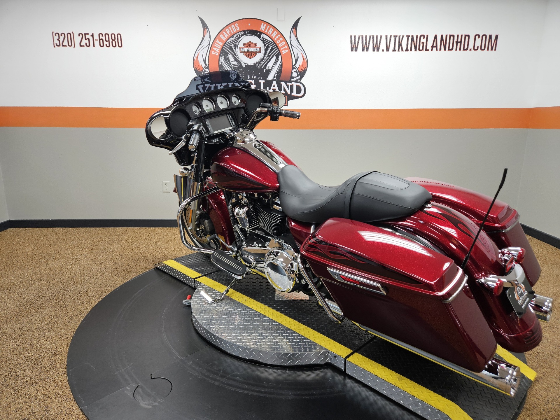 2017 Harley-Davidson Street Glide® Special in Sauk Rapids, Minnesota - Photo 11