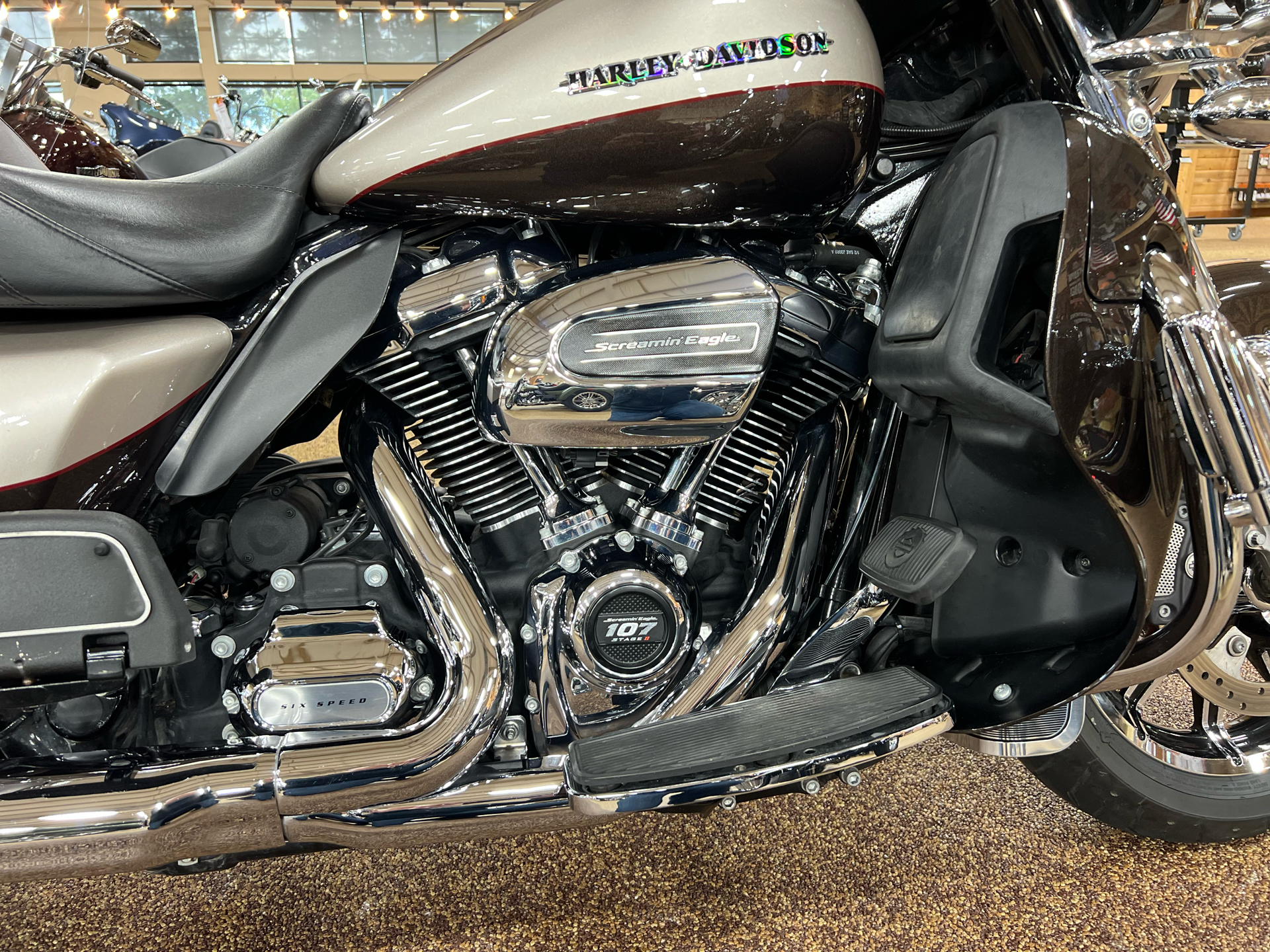 2018 Harley-Davidson Ultra Limited in Sauk Rapids, Minnesota - Photo 2