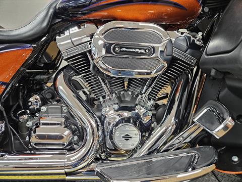 2015 Harley-Davidson CVO™ Street Glide® in Sauk Rapids, Minnesota - Photo 2