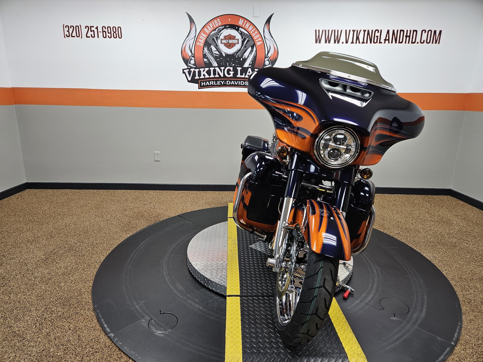 2015 Harley-Davidson CVO™ Street Glide® in Sauk Rapids, Minnesota - Photo 5