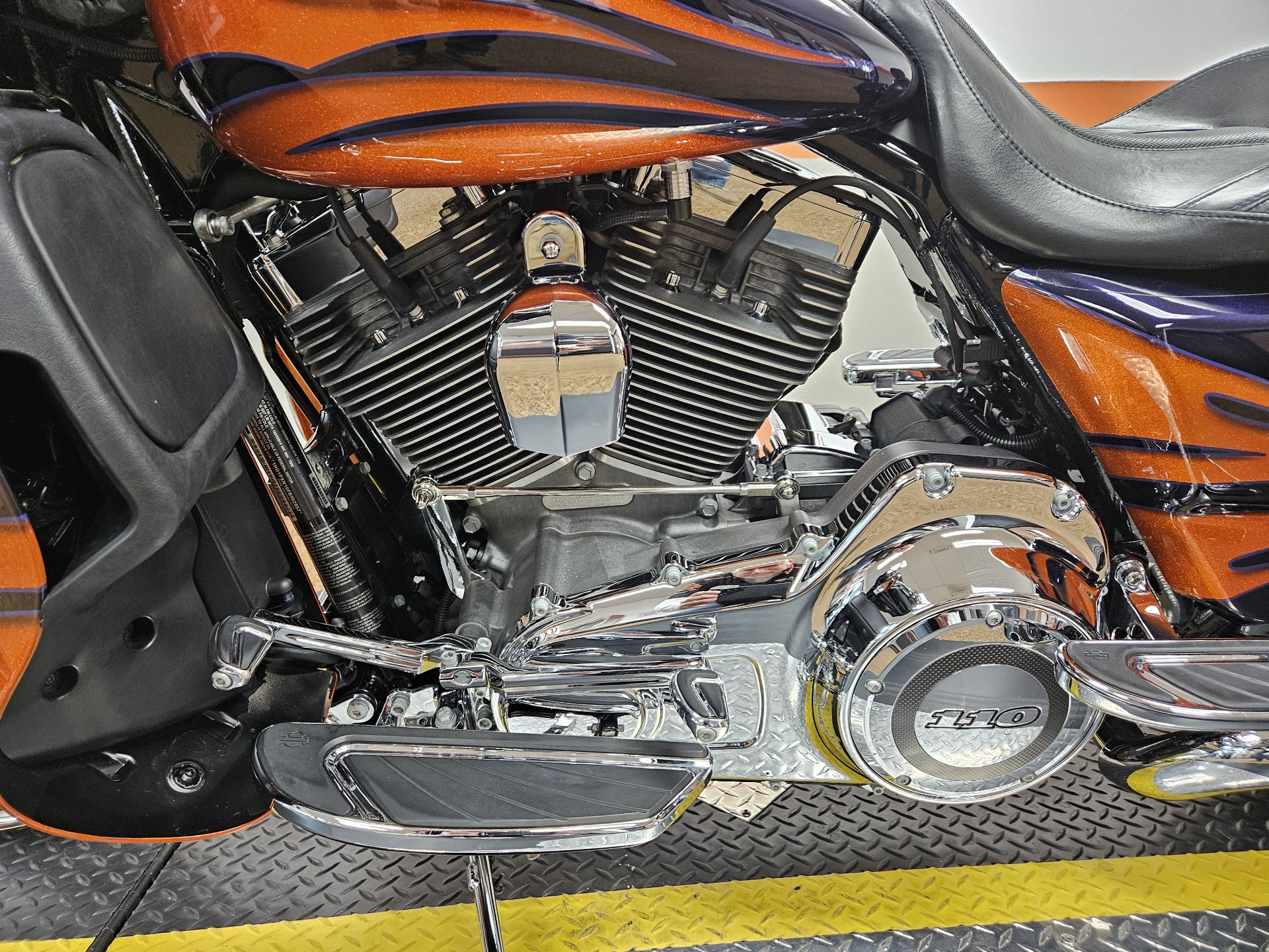2015 Harley-Davidson CVO™ Street Glide® in Sauk Rapids, Minnesota - Photo 11