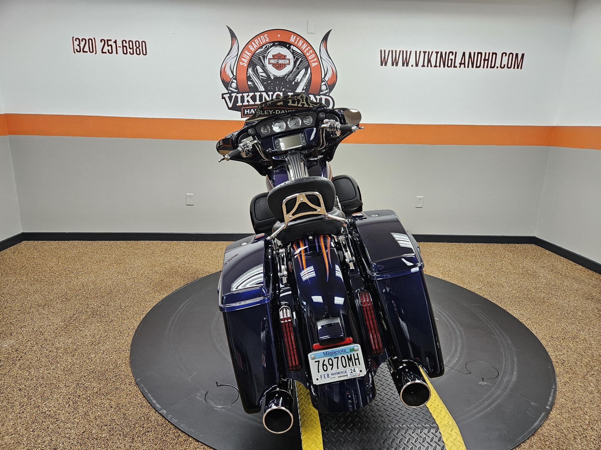2015 Harley-Davidson CVO™ Street Glide® in Sauk Rapids, Minnesota - Photo 6