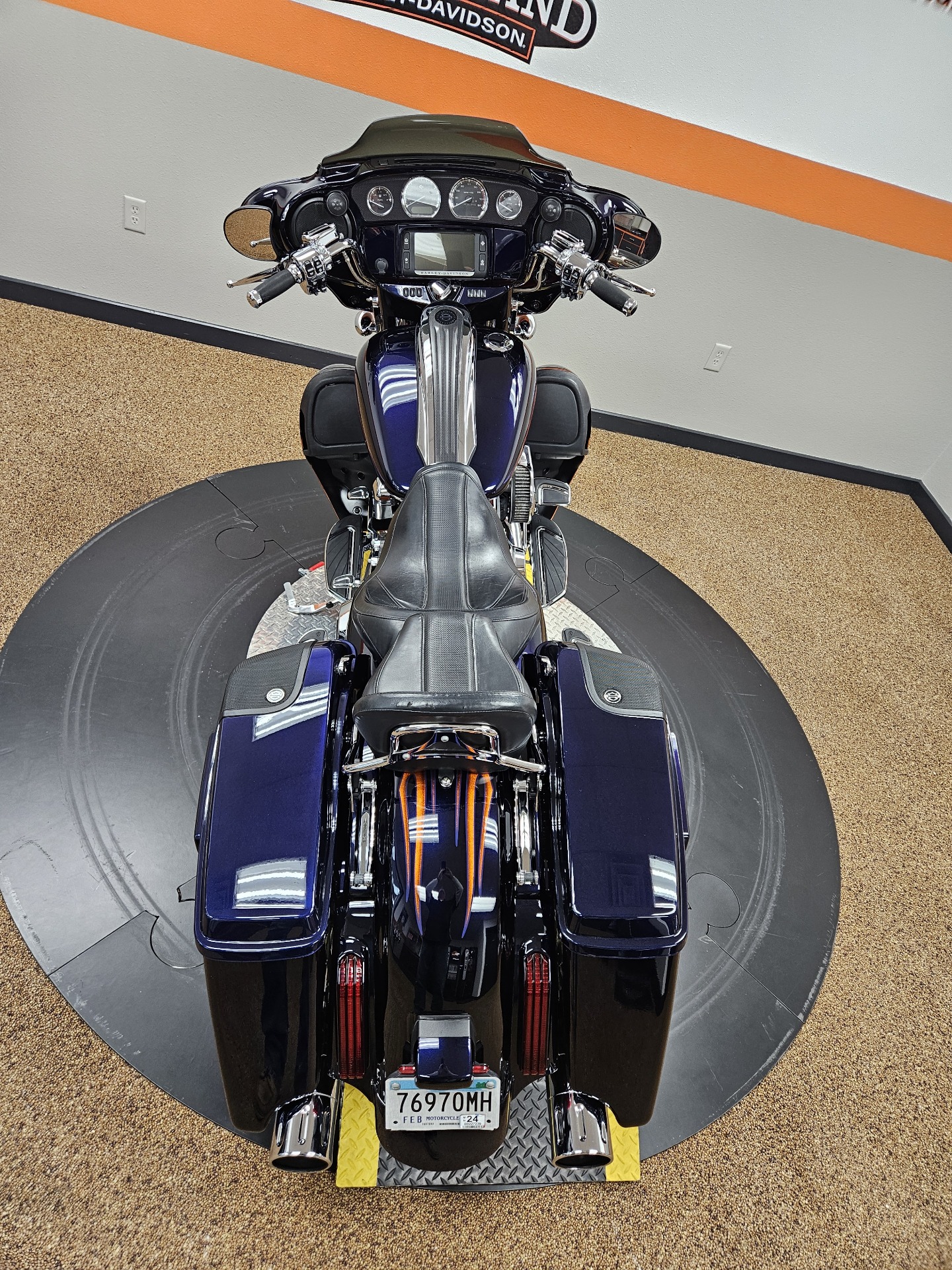 2015 Harley-Davidson CVO™ Street Glide® in Sauk Rapids, Minnesota - Photo 7