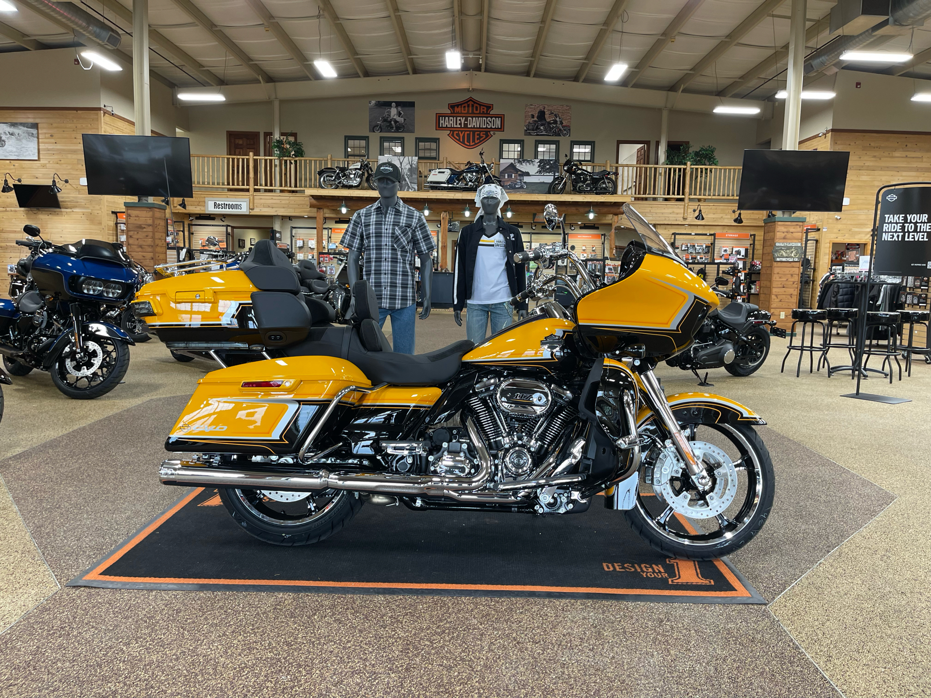 2022 Harley-Davidson CVO™ Road Glide® Limited in Sauk Rapids, Minnesota - Photo 2