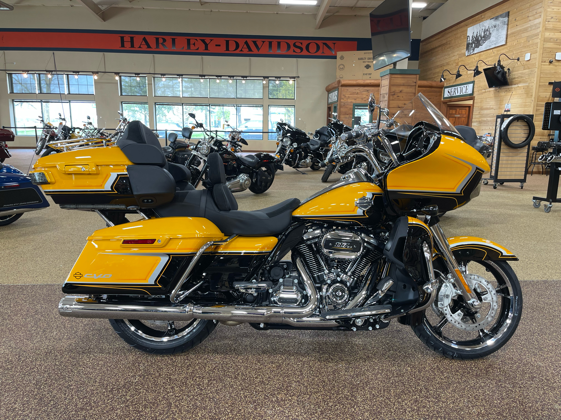 2022 Harley-Davidson CVO™ Road Glide® Limited in Sauk Rapids, Minnesota - Photo 3