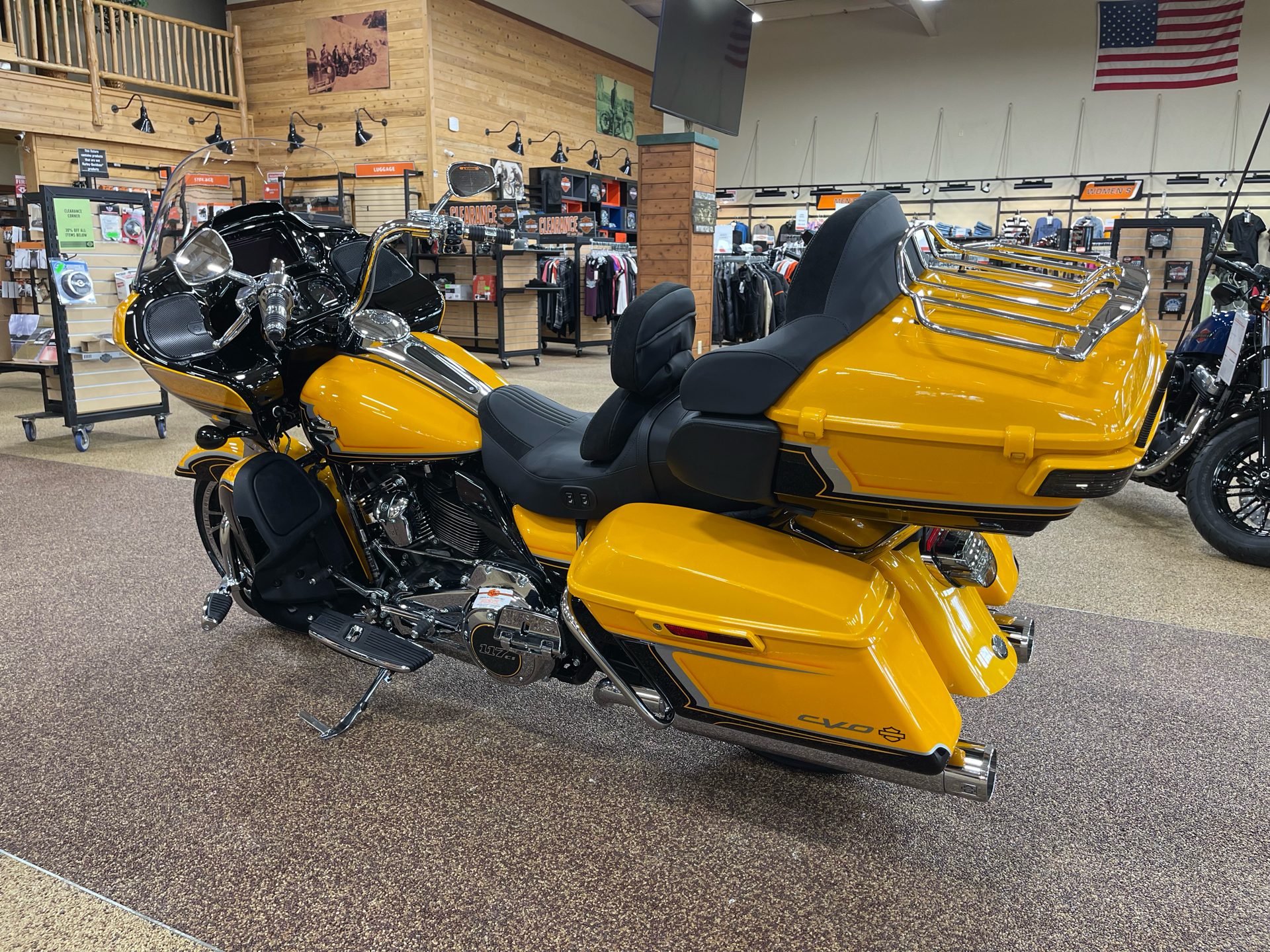 2022 Harley-Davidson CVO™ Road Glide® Limited in Sauk Rapids, Minnesota - Photo 13