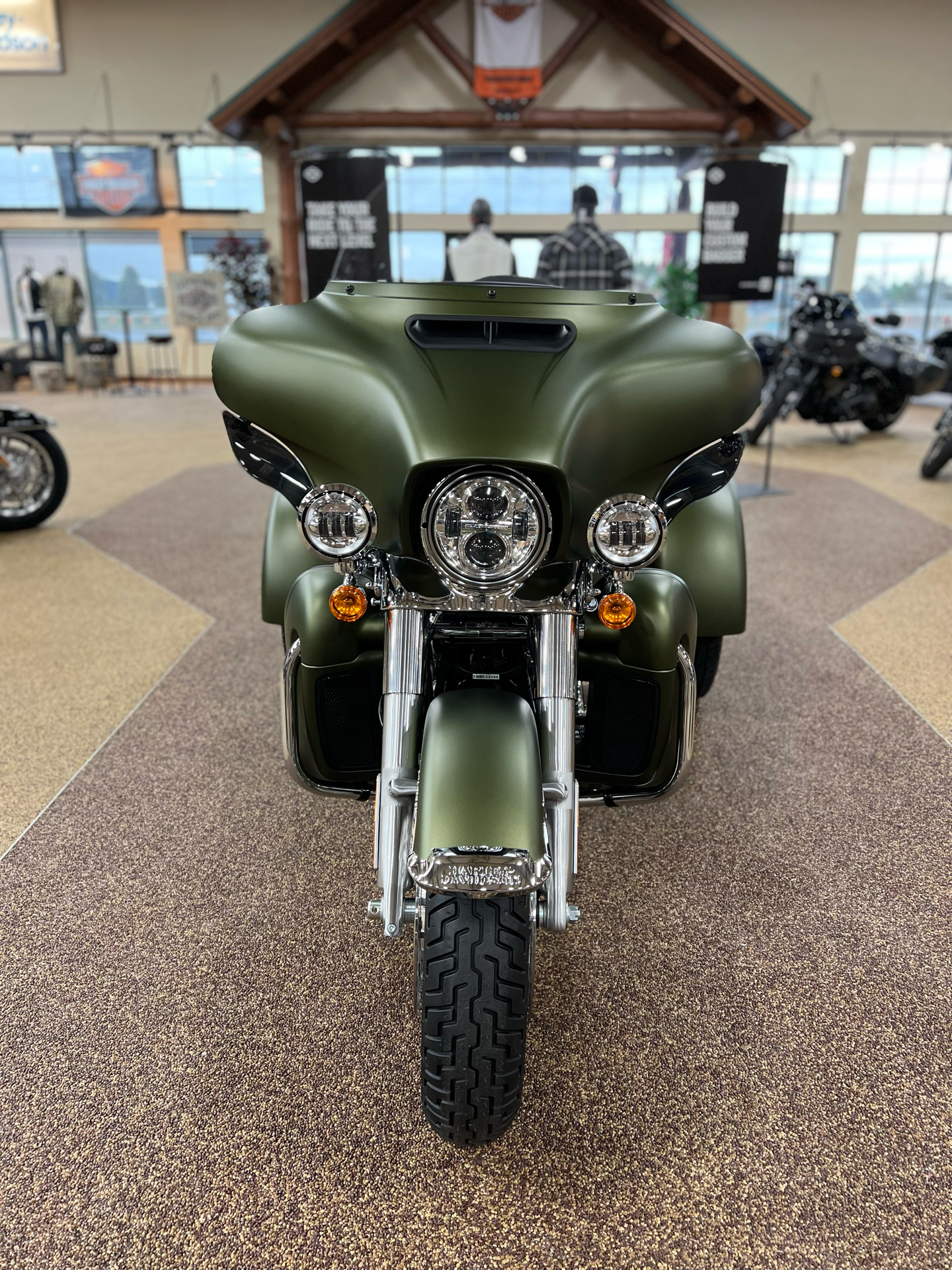 2022 Harley-Davidson Tri Glide Ultra (G.I. Enthusiast Collection) in Sauk Rapids, Minnesota - Photo 16