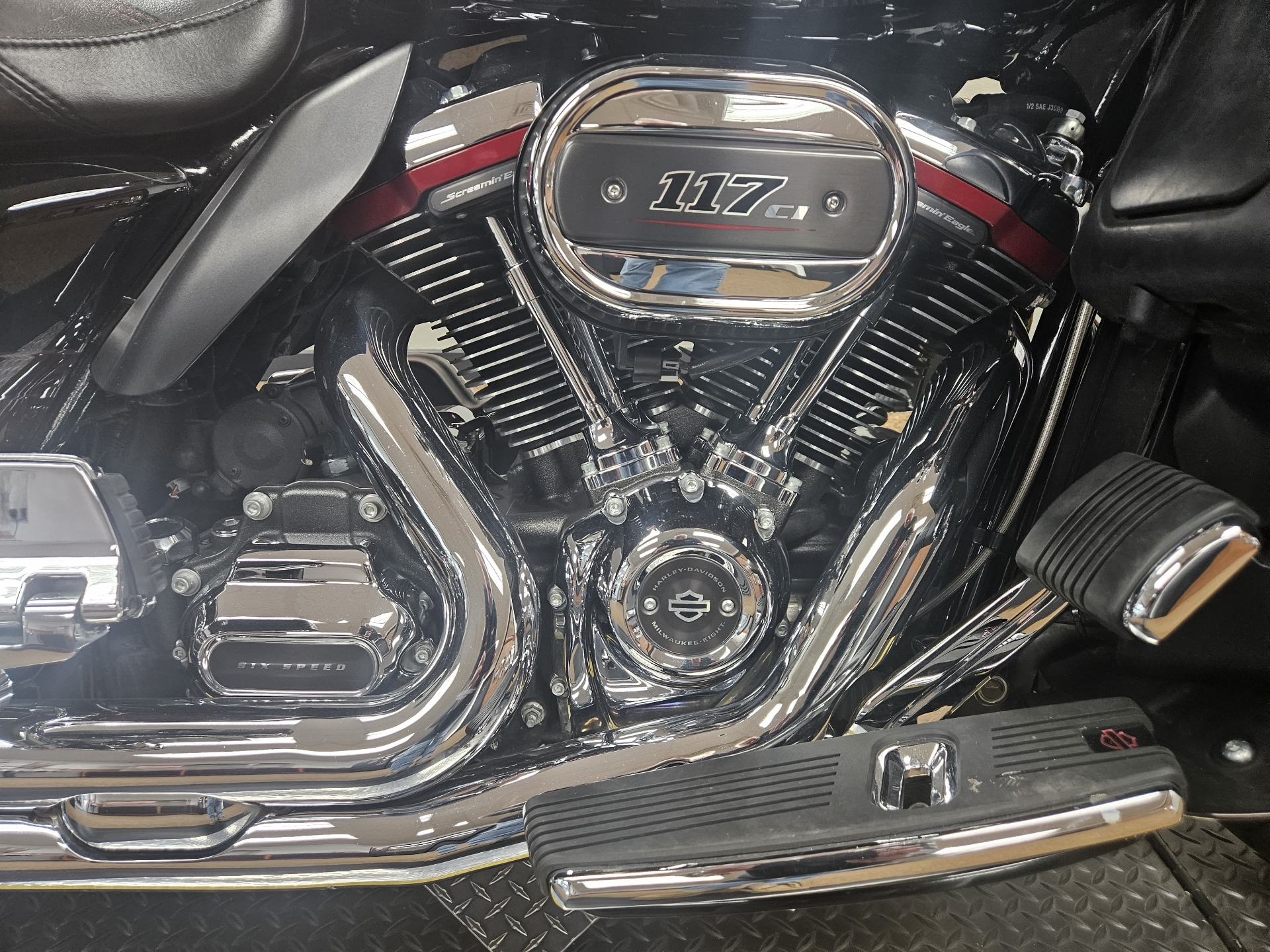 2019 Harley-Davidson CVO™ Limited in Sauk Rapids, Minnesota - Photo 2