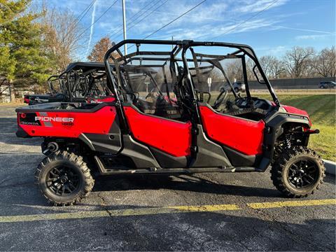 2023 Honda Pioneer 1000-6 Deluxe Crew in Fairview Heights, Illinois - Photo 10