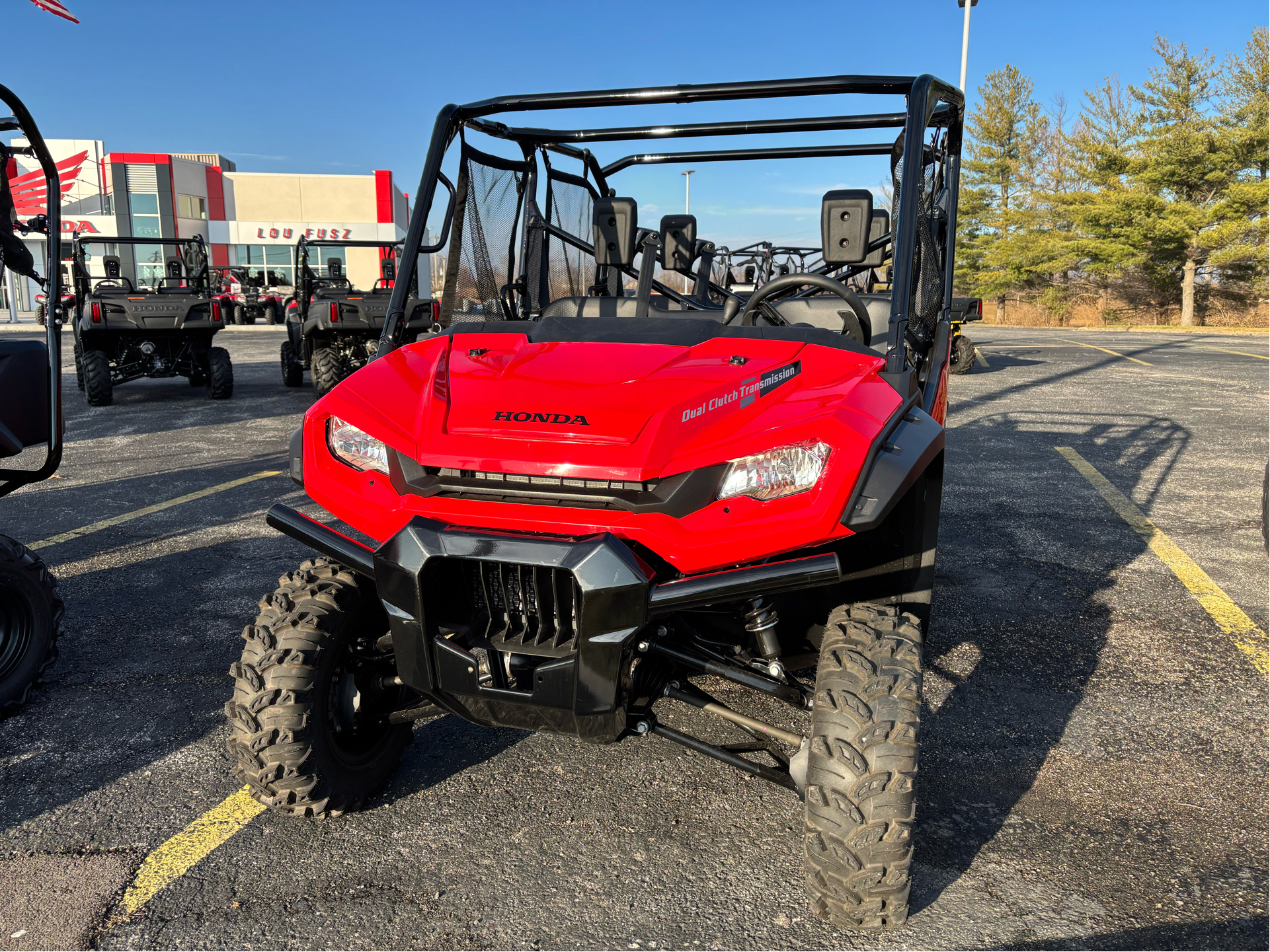 2023 Honda Pioneer 1000-6 Deluxe Crew in Fairview Heights, Illinois - Photo 12