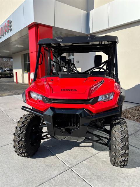 2023 Honda Pioneer 1000-6 Deluxe Crew in Fairview Heights, Illinois - Photo 2