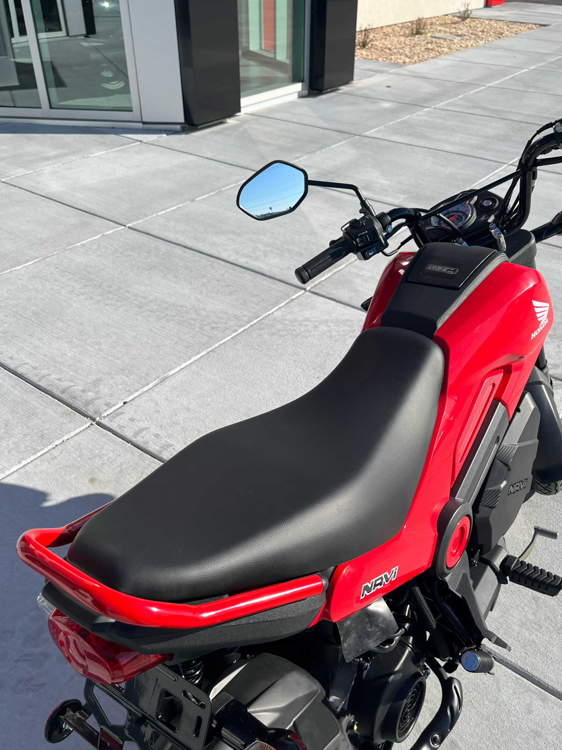 2023 Honda Navi in Fairview Heights, Illinois - Photo 10