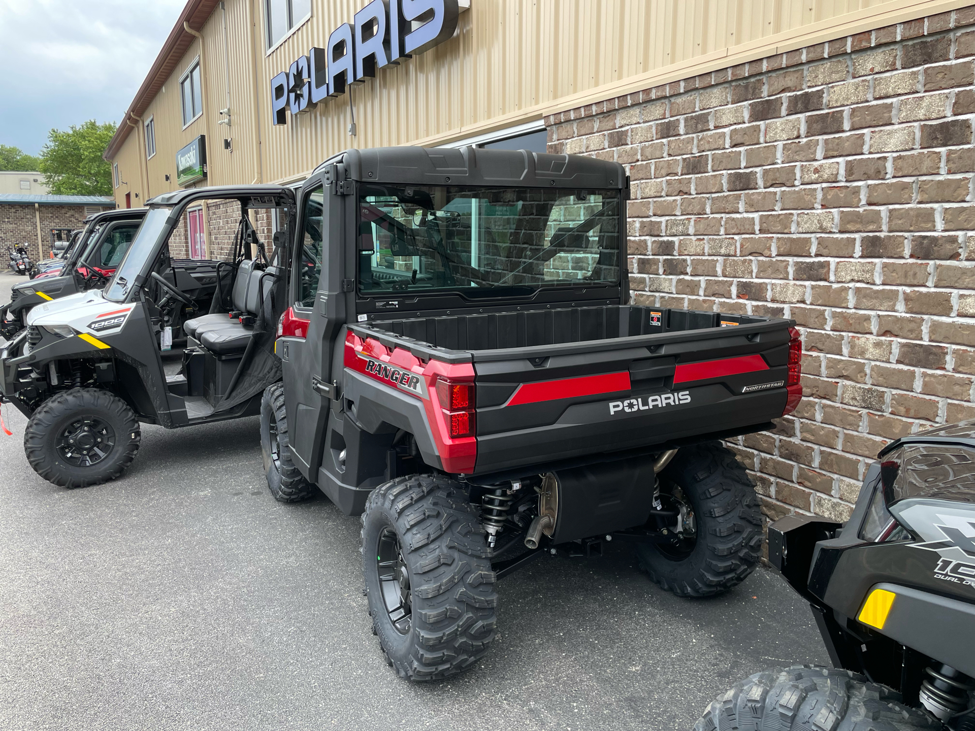 2025 Polaris Ranger XP 1000 NorthStar Edition Premium With Fixed Windshield in O'Fallon, Illinois - Photo 2