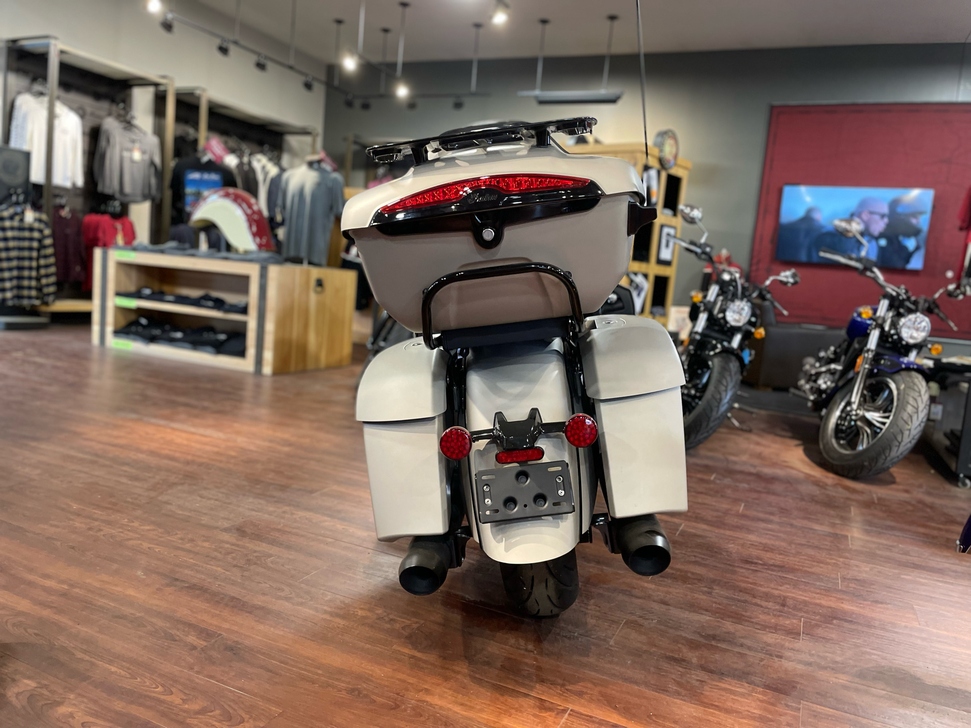 2023 Indian Motorcycle Roadmaster® Dark Horse® in O'Fallon, Illinois - Photo 2