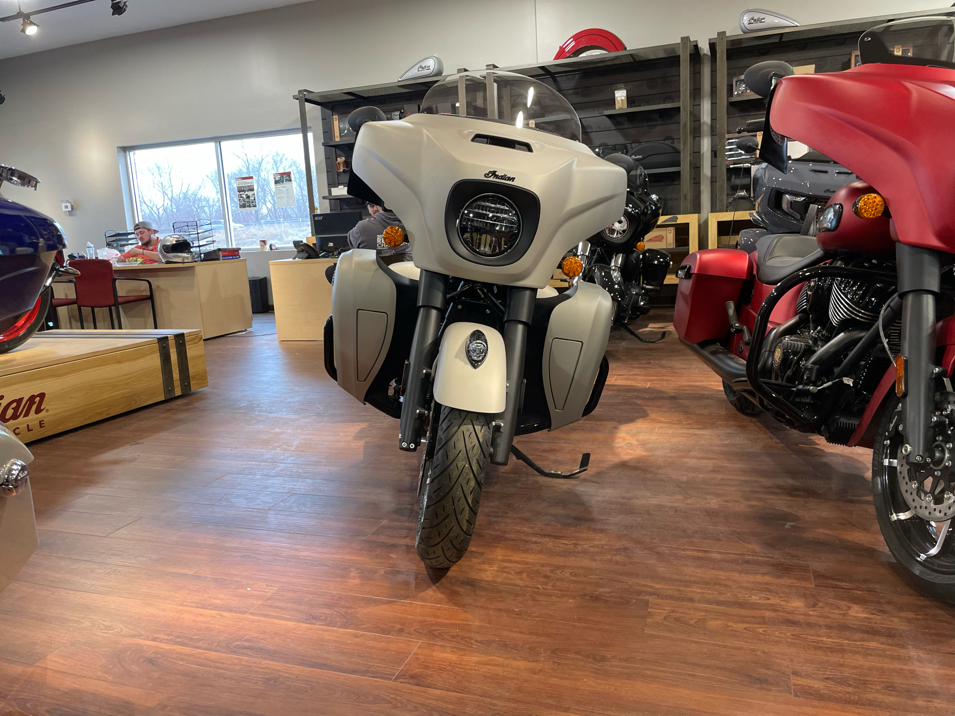 2023 Indian Motorcycle Roadmaster® Dark Horse® in O'Fallon, Illinois - Photo 4