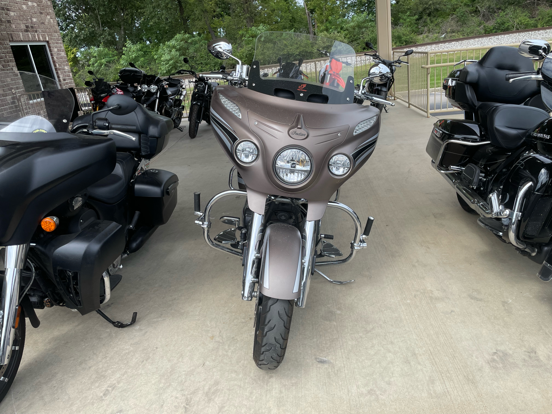 2018 Indian Motorcycle Chieftain® Limited ABS in O'Fallon, Illinois - Photo 3