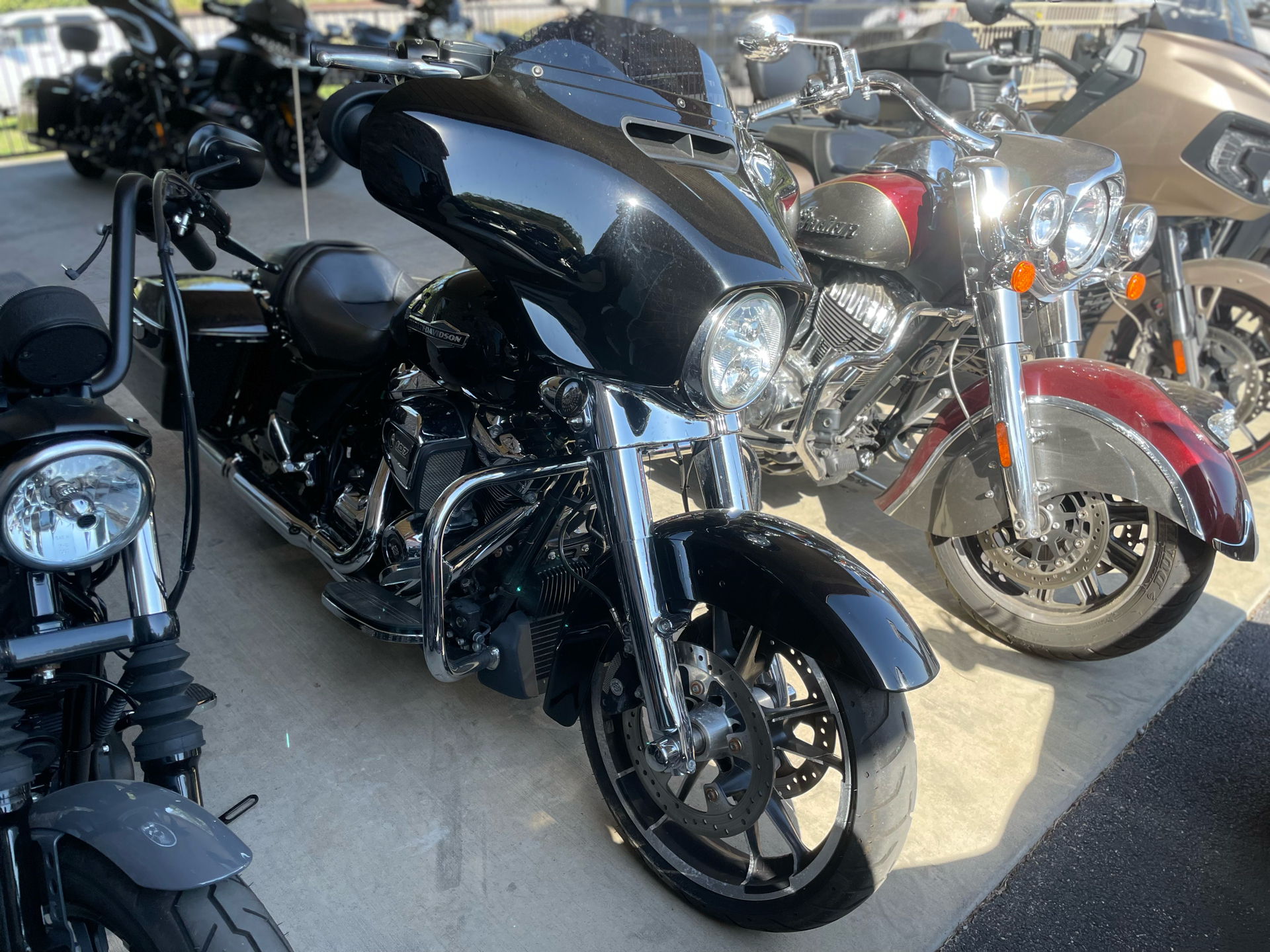 2017 Harley-Davidson Street Glide® in O'Fallon, Illinois - Photo 1