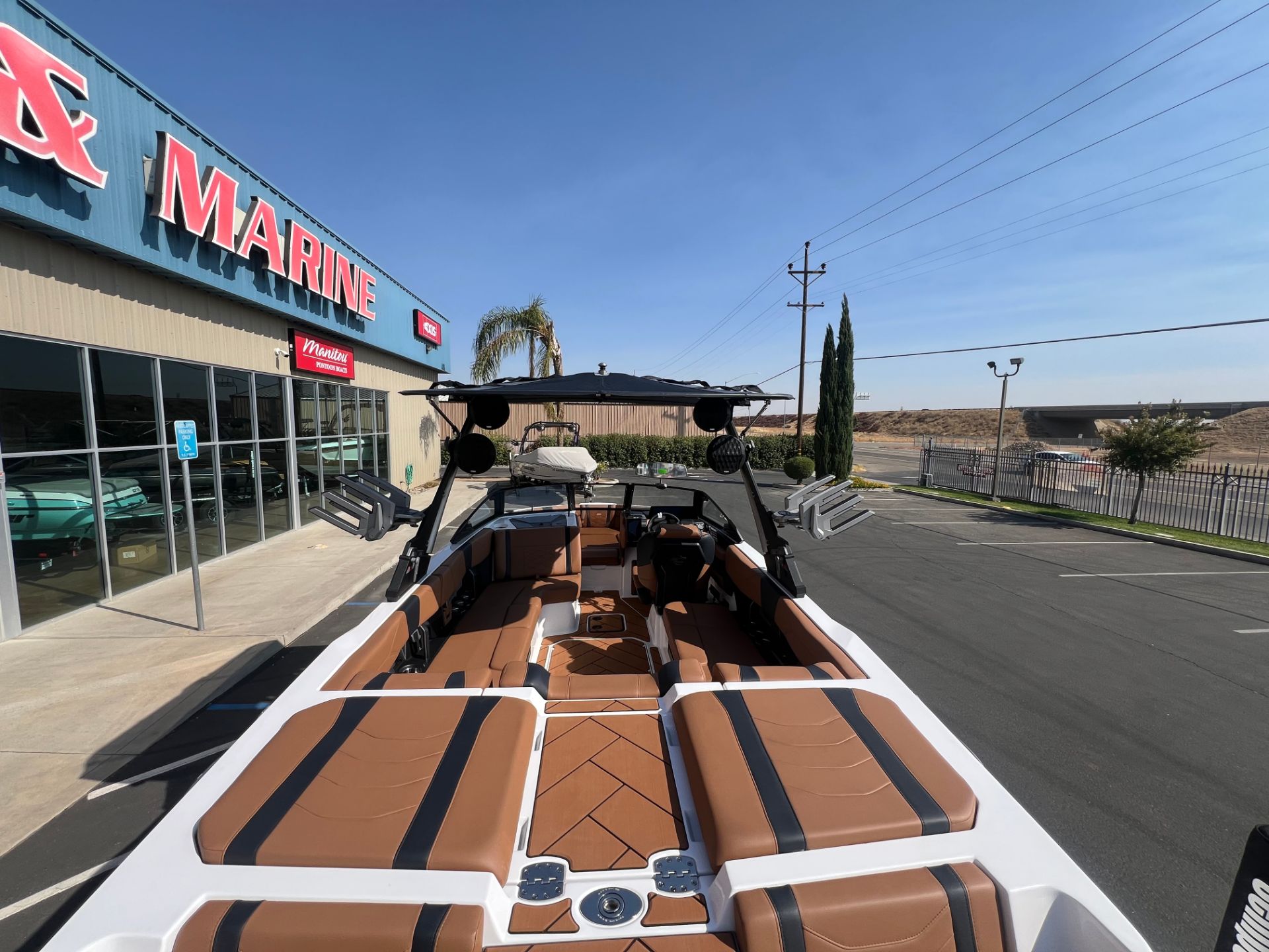 2025 Malibu 23LSV (white) in Madera, California - Photo 6