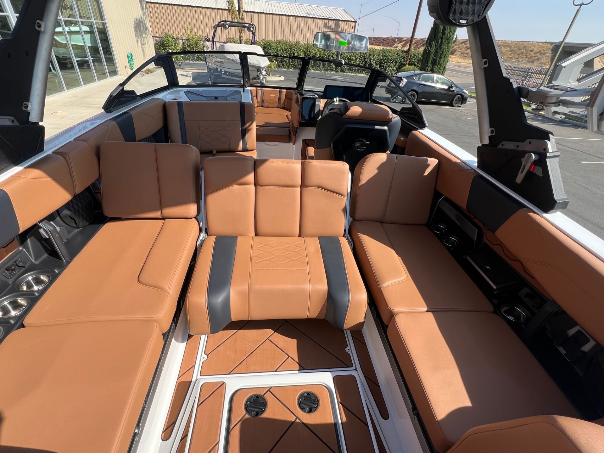 2025 Malibu 23LSV (white) in Madera, California - Photo 15