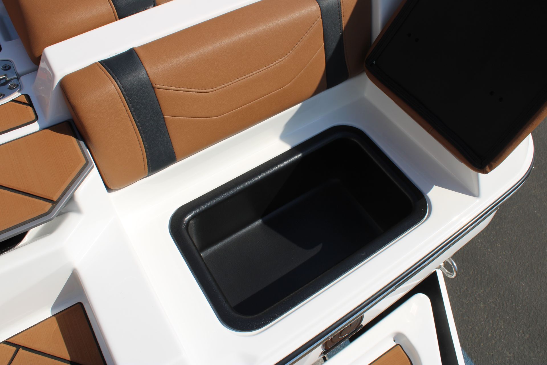 2025 Malibu 23LSV (white) in Madera, California - Photo 22