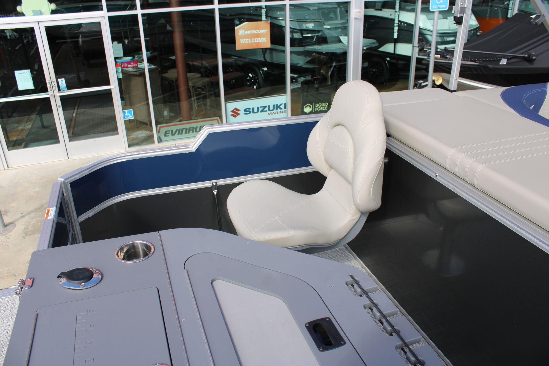 2023 South Bay 224FCR LE Tritoon with Mercury 150HP in Madera, California - Photo 6