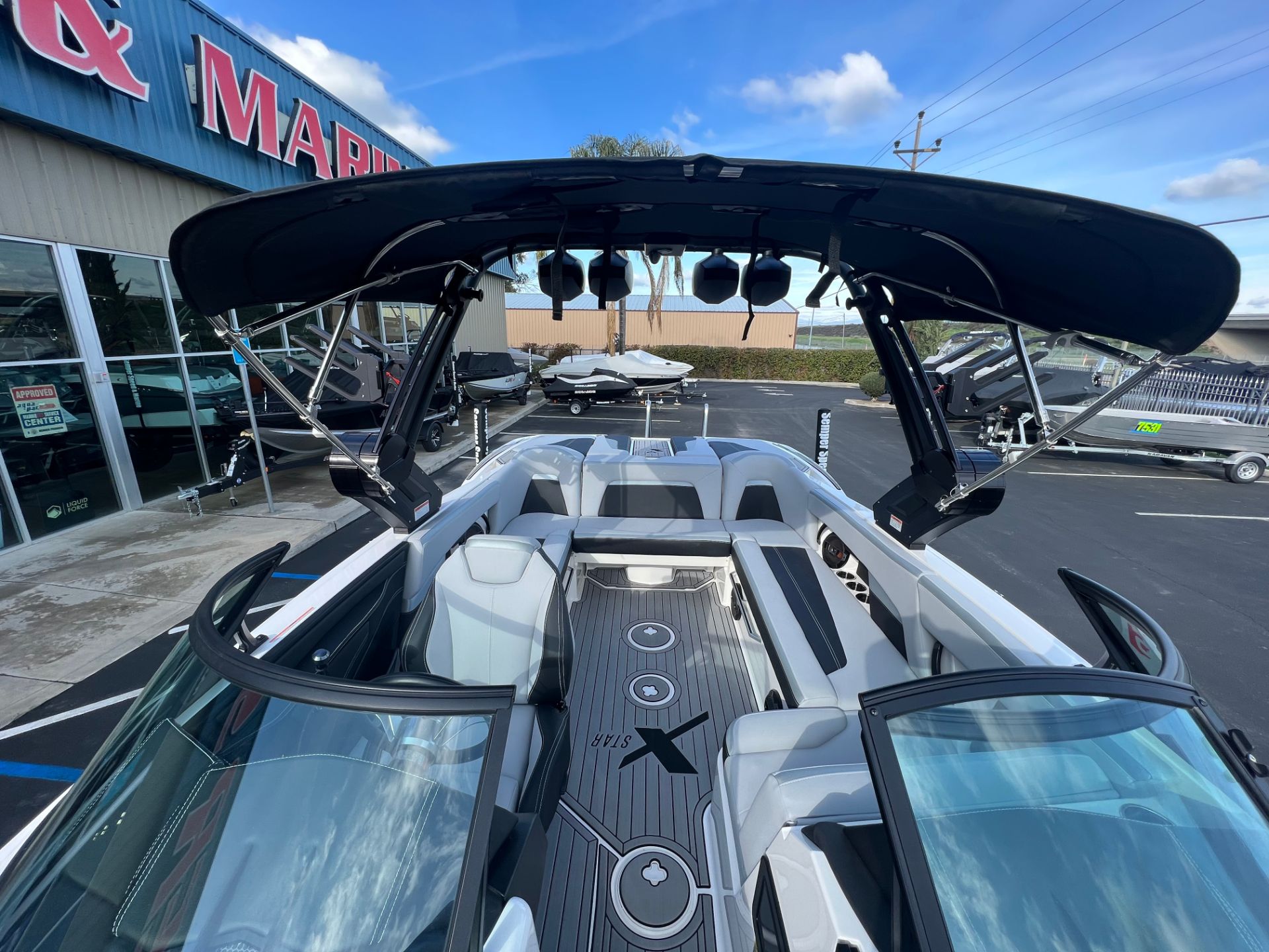 2022 Mastercraft XStar Demo Boat in Madera, California - Photo 12