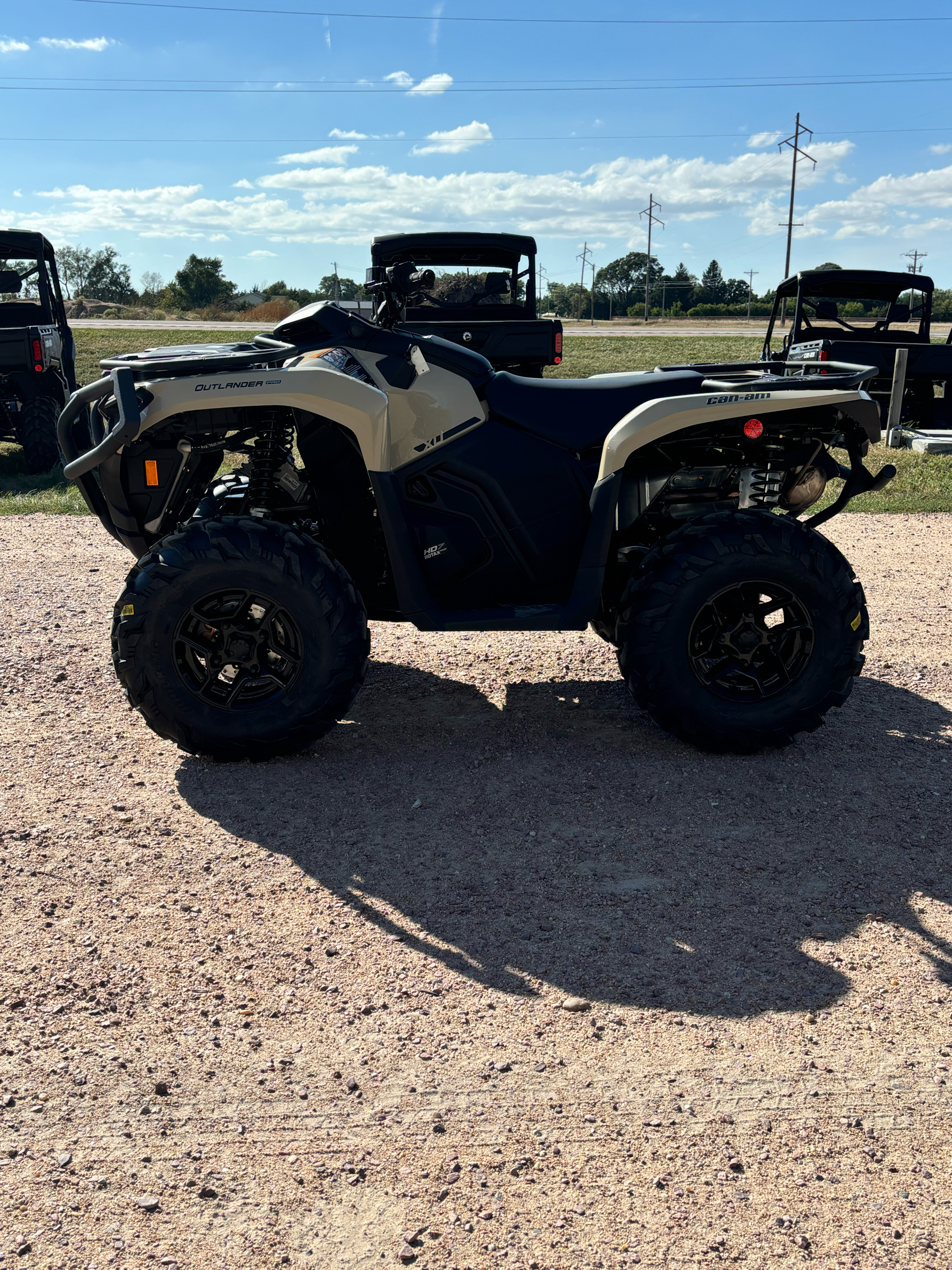 2025 Can-Am Outlander PRO XU HD7 in O'Neill, Nebraska - Photo 6