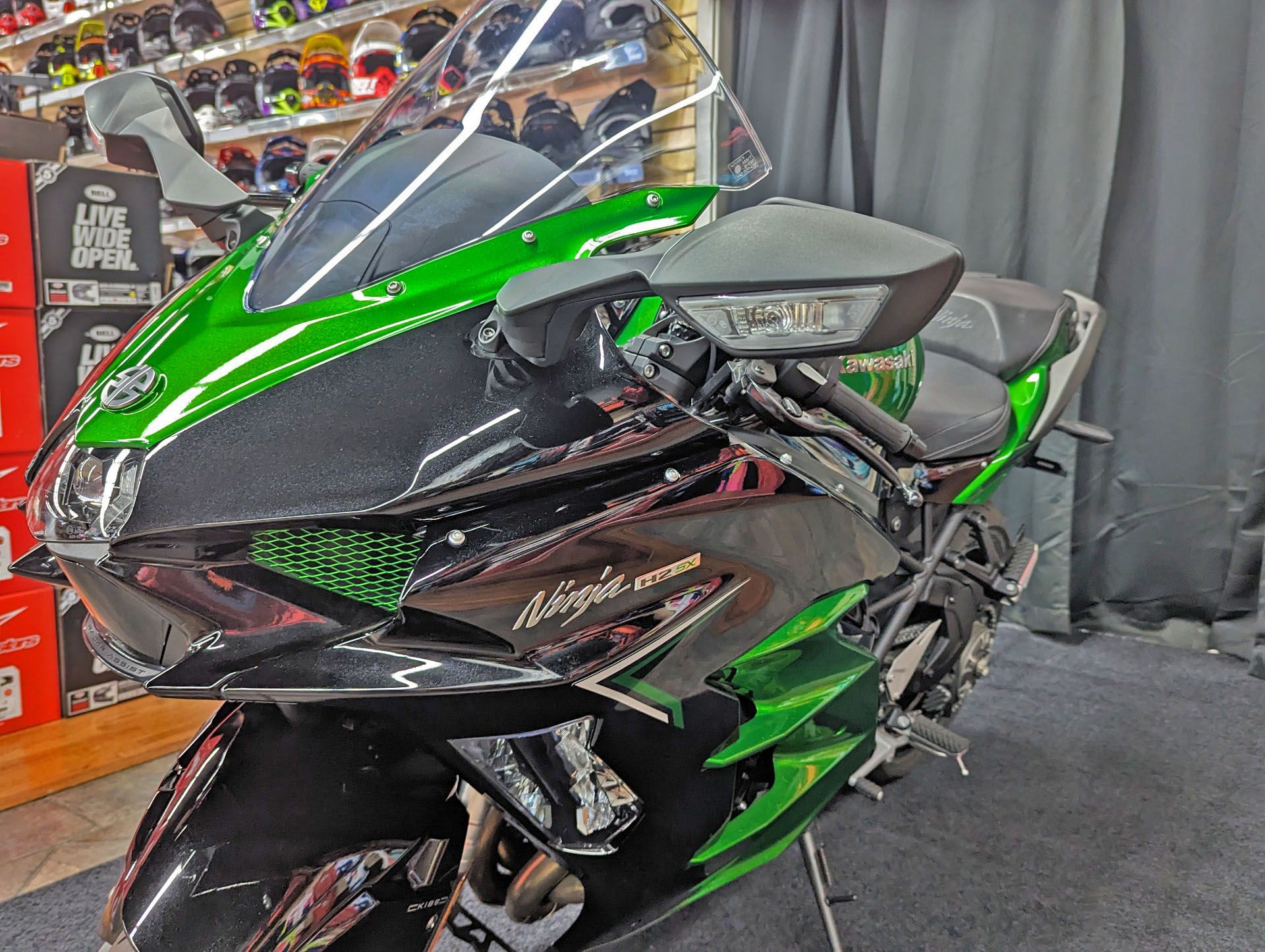 2022 Kawasaki Ninja H2 SX SE in Sacramento, California - Photo 4