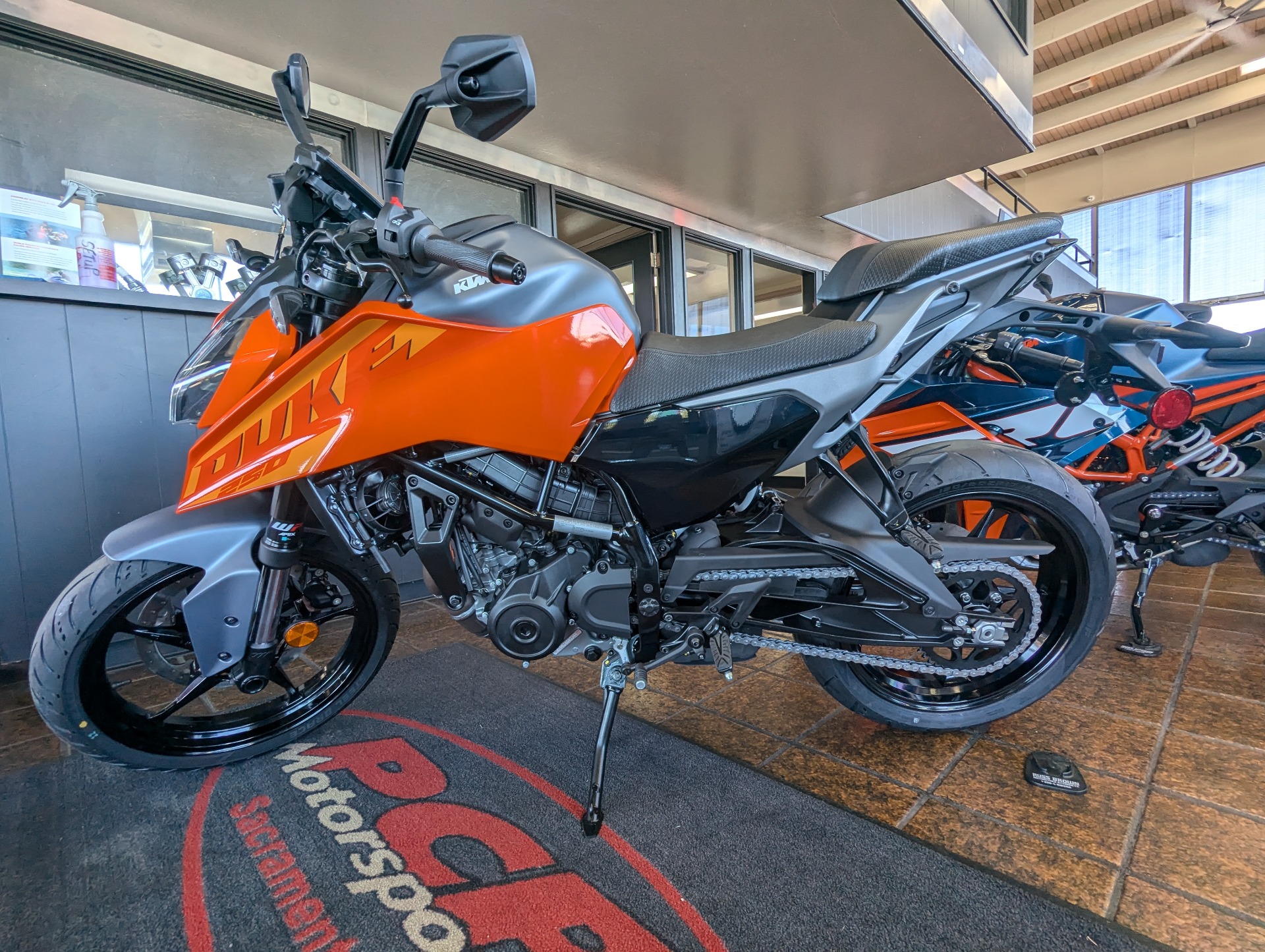 2024 KTM 250 Duke in Sacramento, California - Photo 2