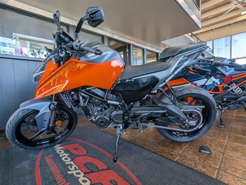 2024 KTM 250 Duke in Sacramento, California - Photo 2