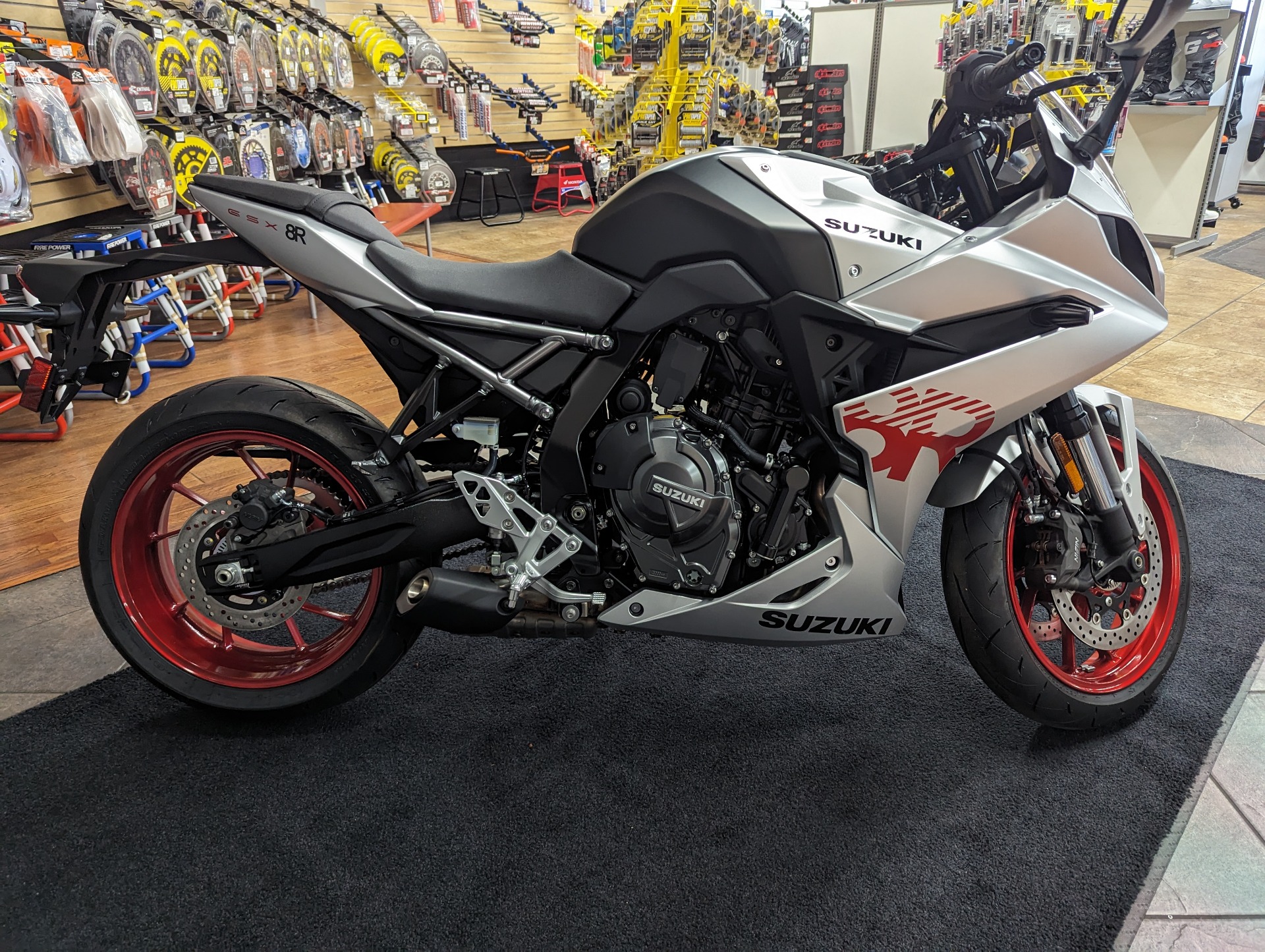 2024 Suzuki GSX-8R in Sacramento, California - Photo 2