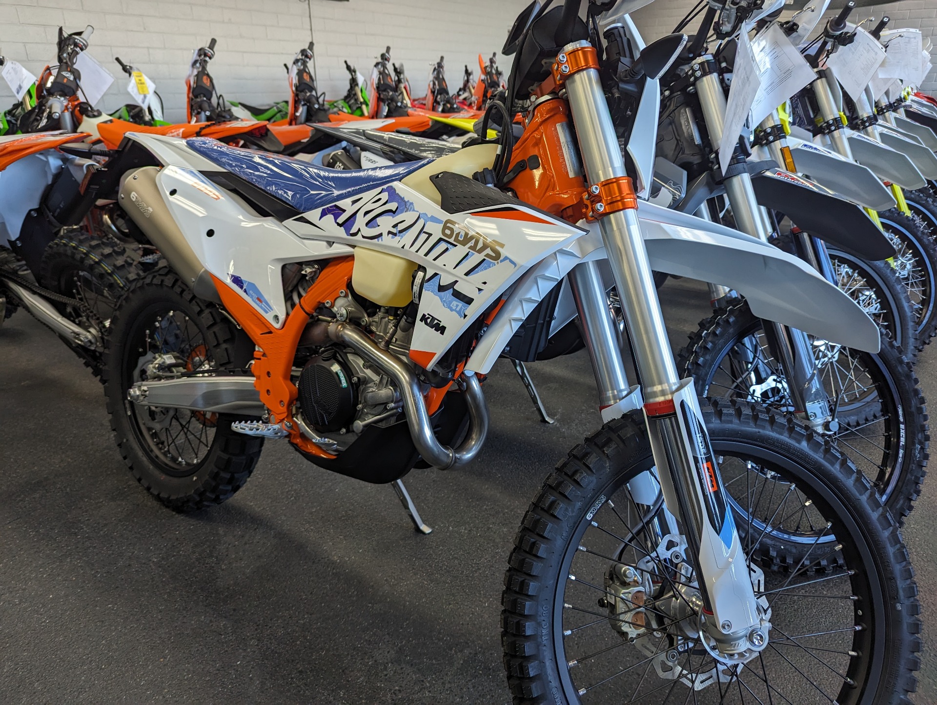 2024 KTM 500 EXC-F Six Days in Sacramento, California - Photo 3