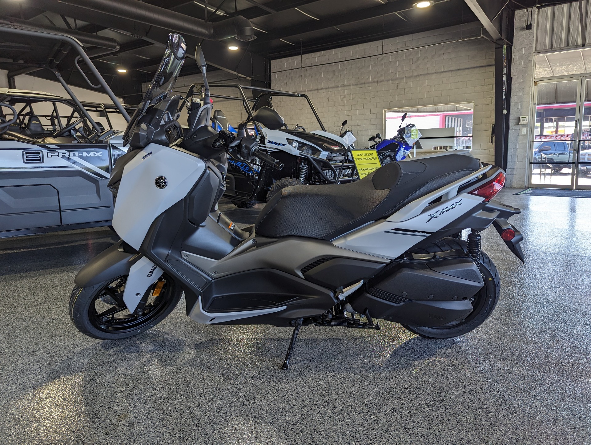 2024 Yamaha XMAX in Sacramento, California - Photo 3