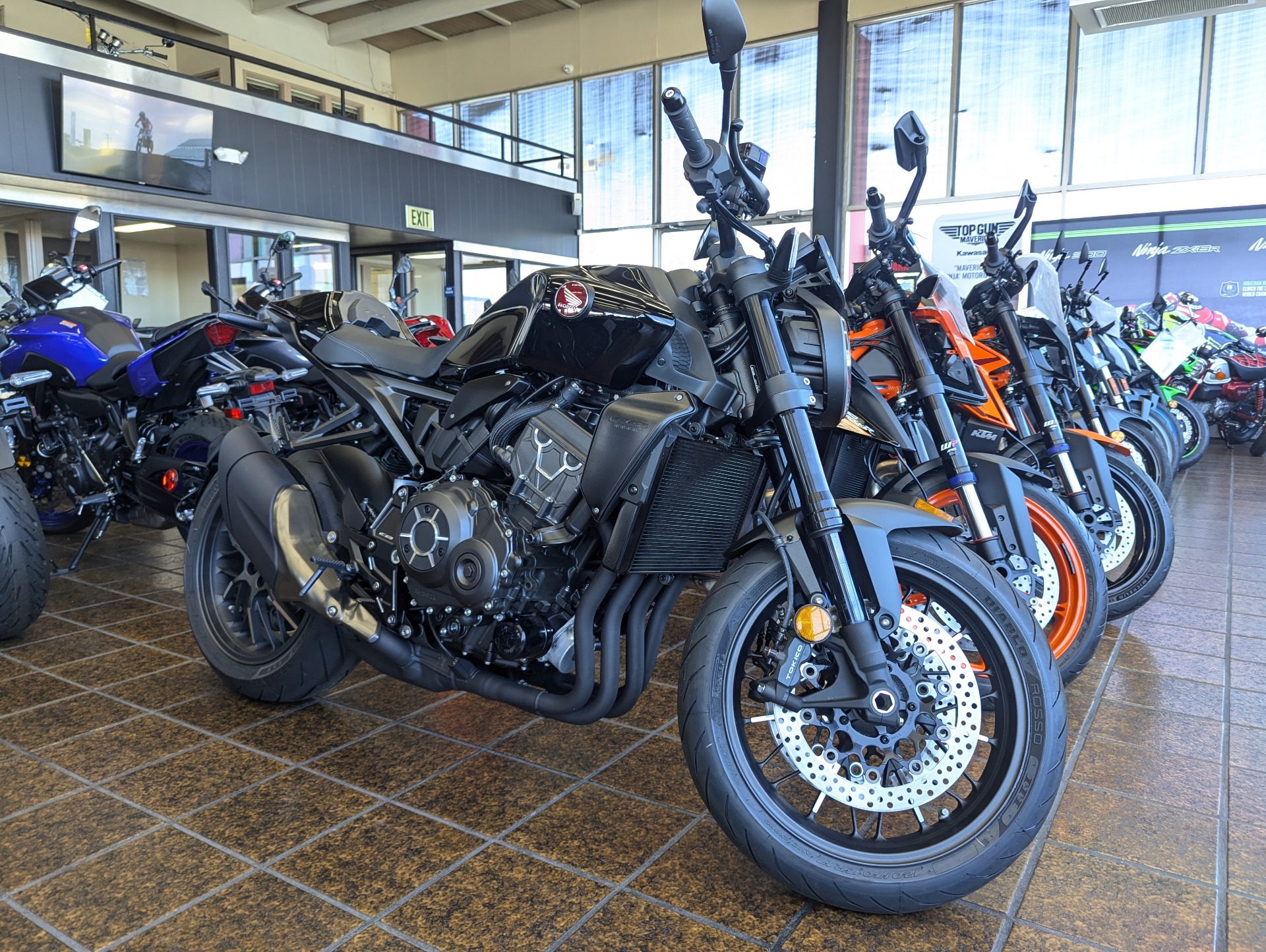2023 Honda CB1000R Black Edition in Sacramento, California - Photo 3