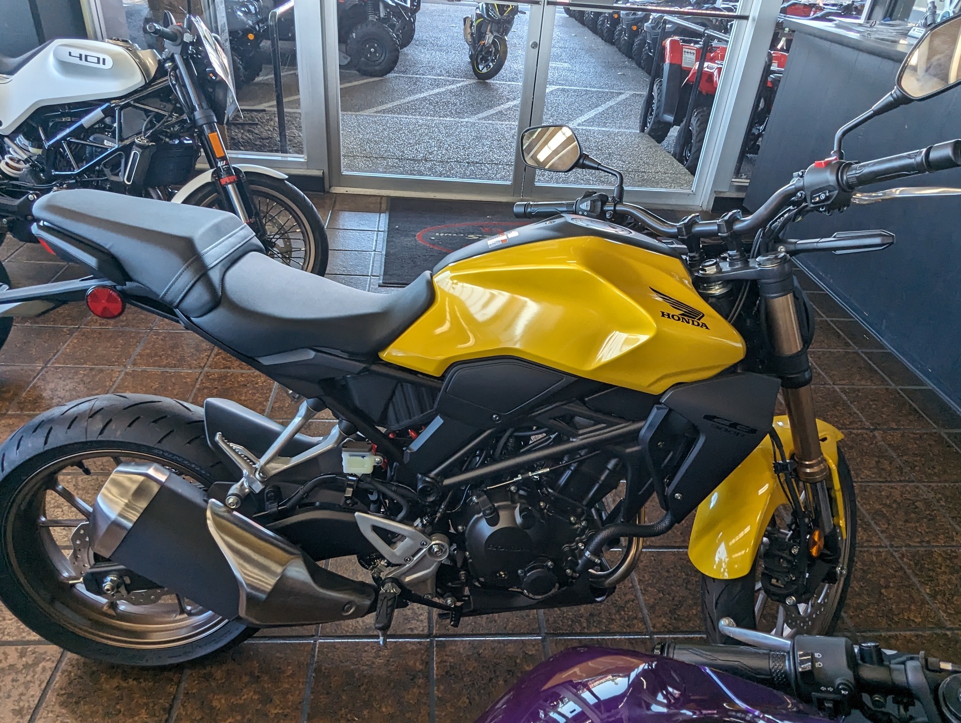 2024 Honda CB300R ABS in Sacramento, California - Photo 5