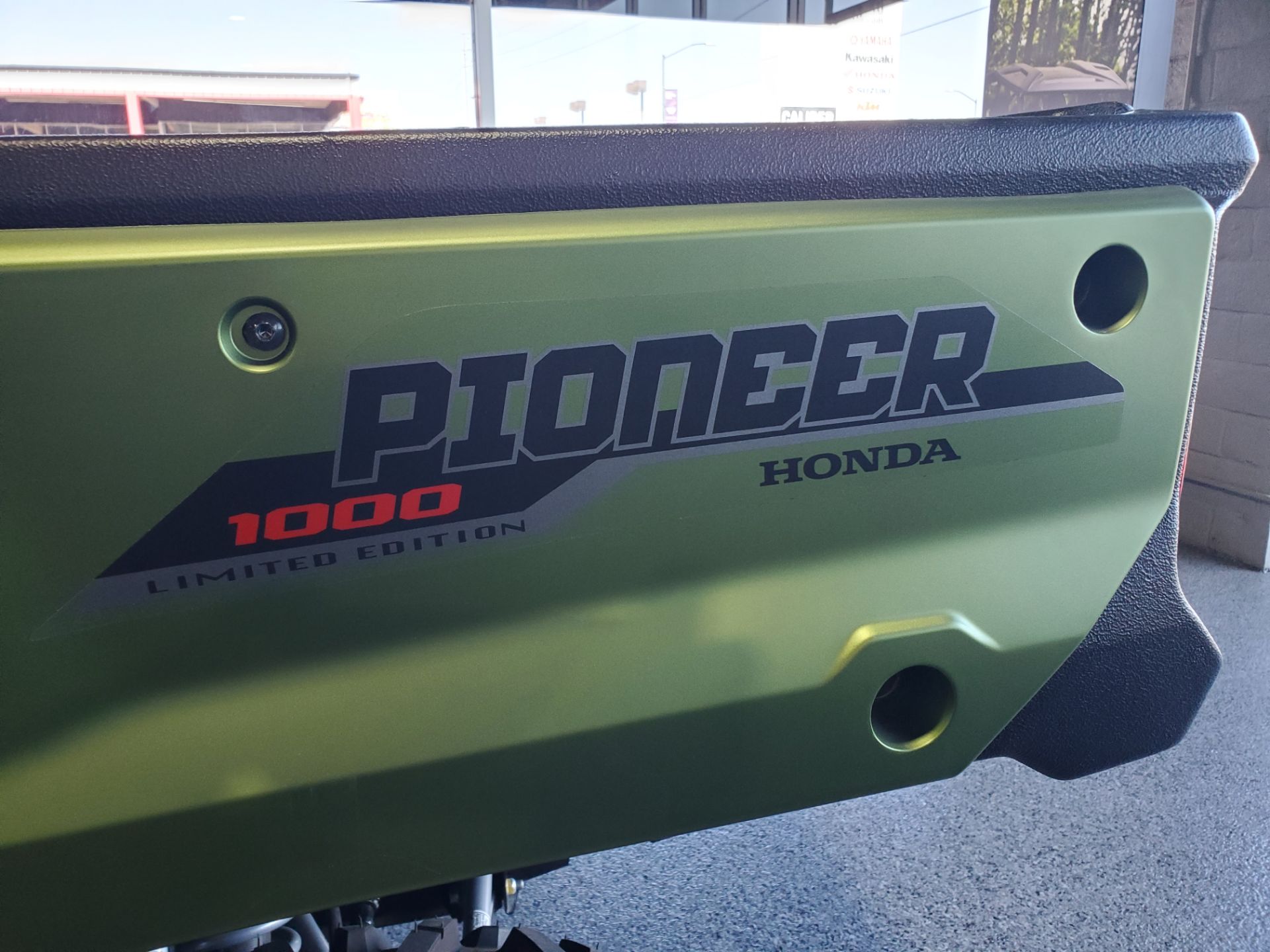 2021 Honda Pioneer 1000 Limited Edition in Sacramento, California - Photo 5