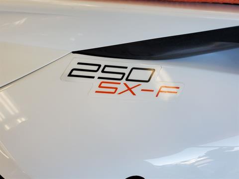 2023 KTM 250 SX-F in Sacramento, California - Photo 6