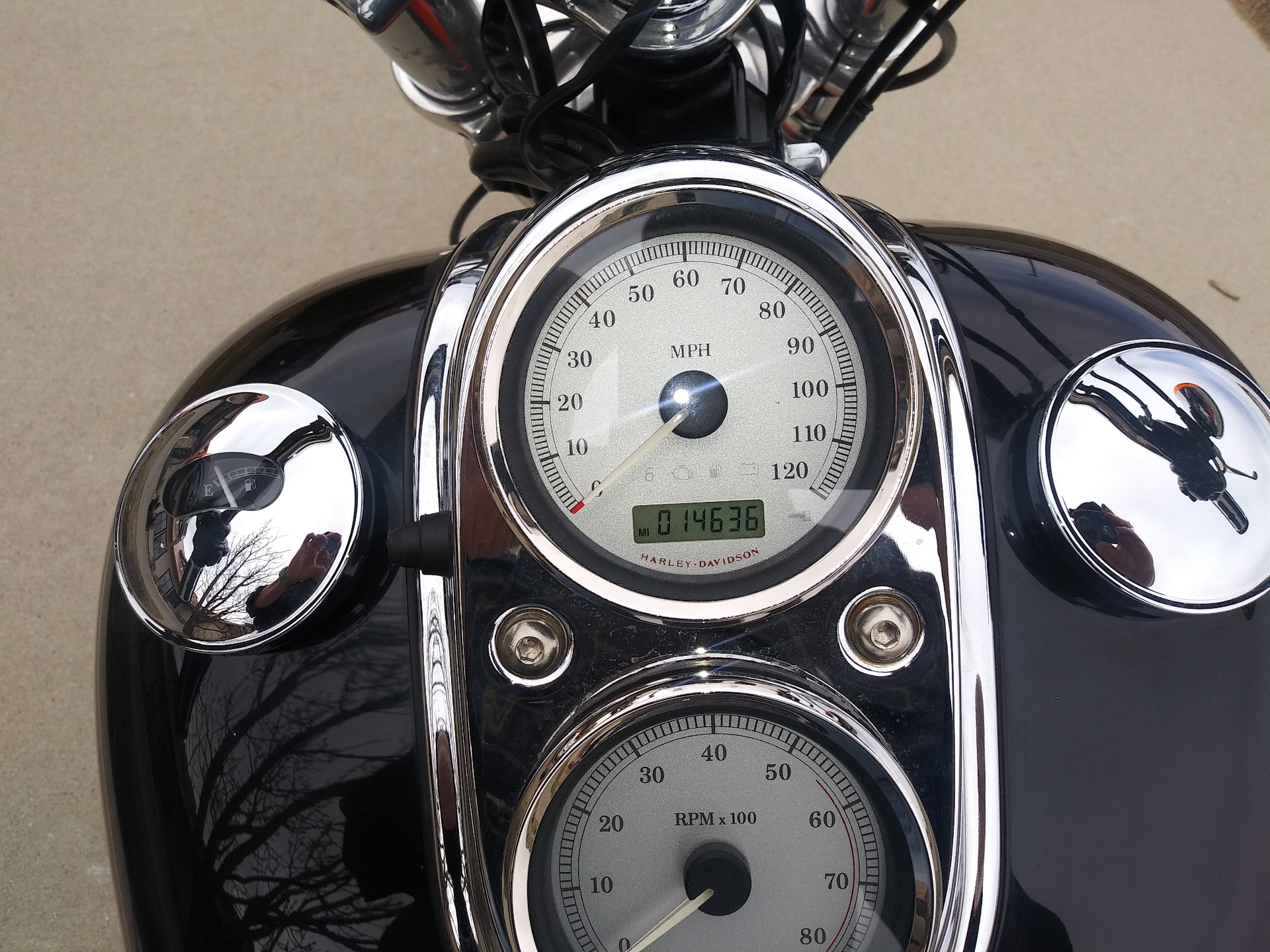 2009 Harley-Davidson Dyna® Low Rider® in Loveland, Colorado - Photo 6