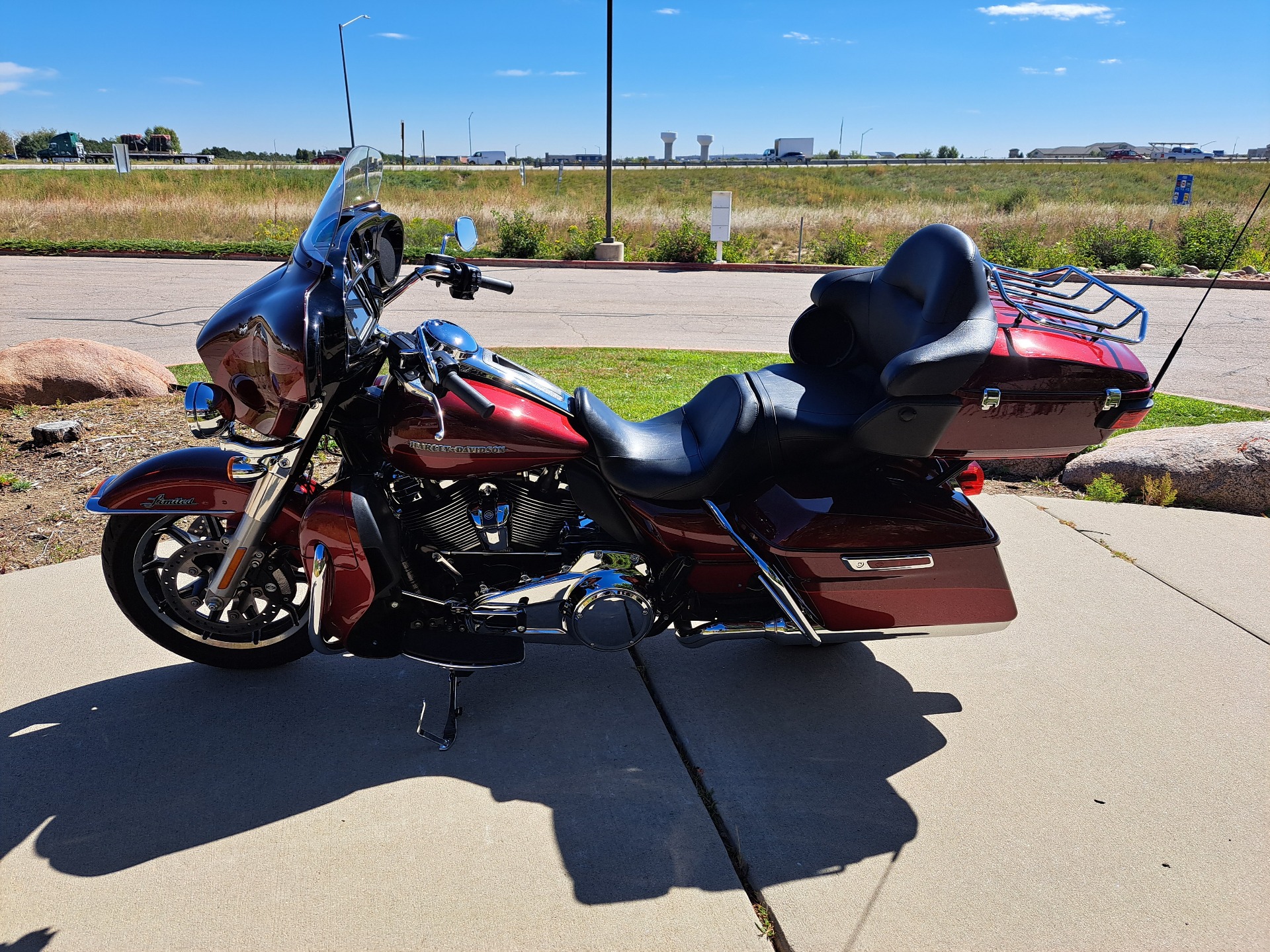2017 Harley-Davidson Ultra Limited Low in Loveland, Colorado - Photo 2