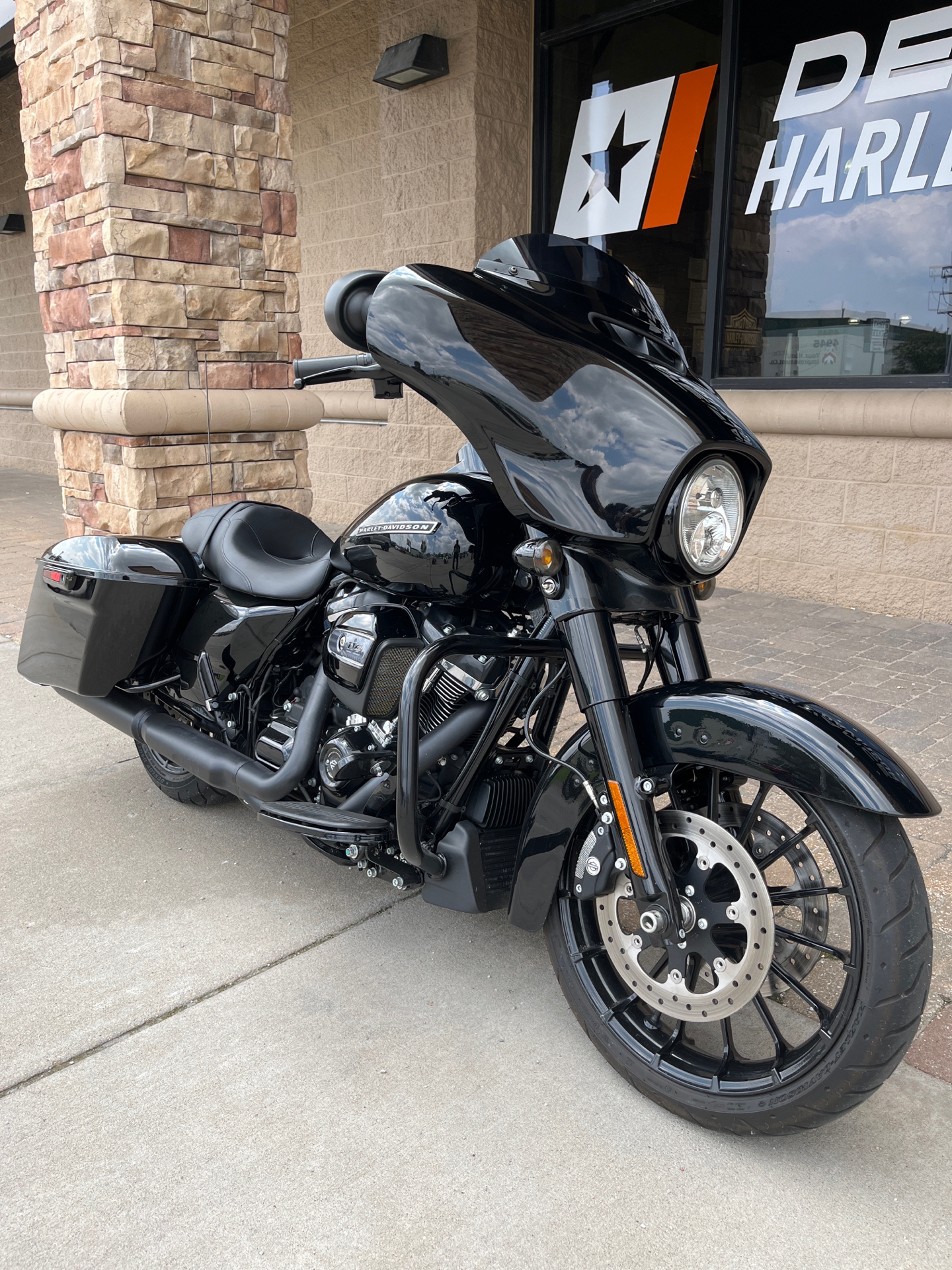 2019 Harley-Davidson Street Glide® Special in Omaha, Nebraska - Photo 2