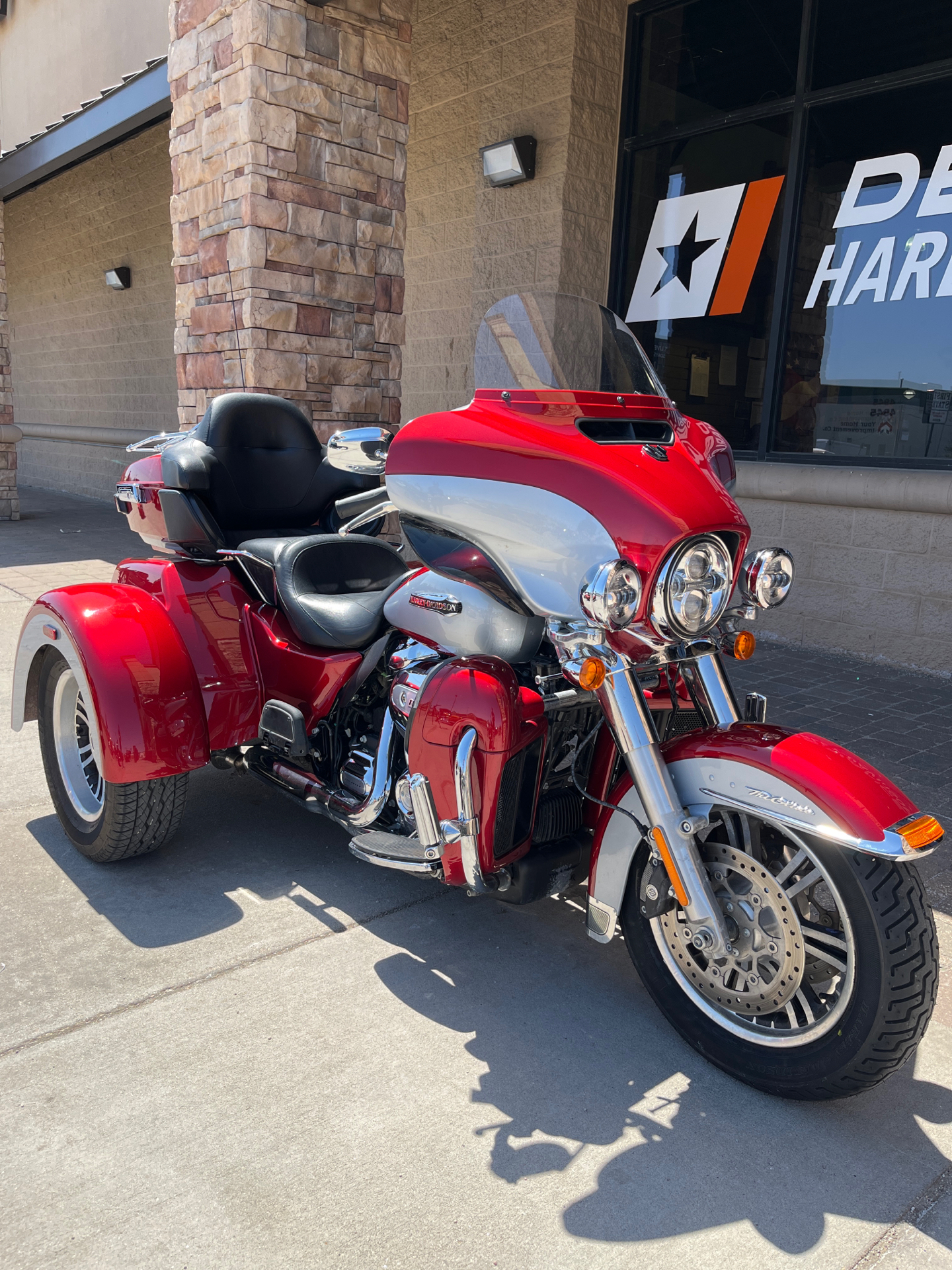 2019 Harley-Davidson Tri Glide® Ultra in Omaha, Nebraska - Photo 2